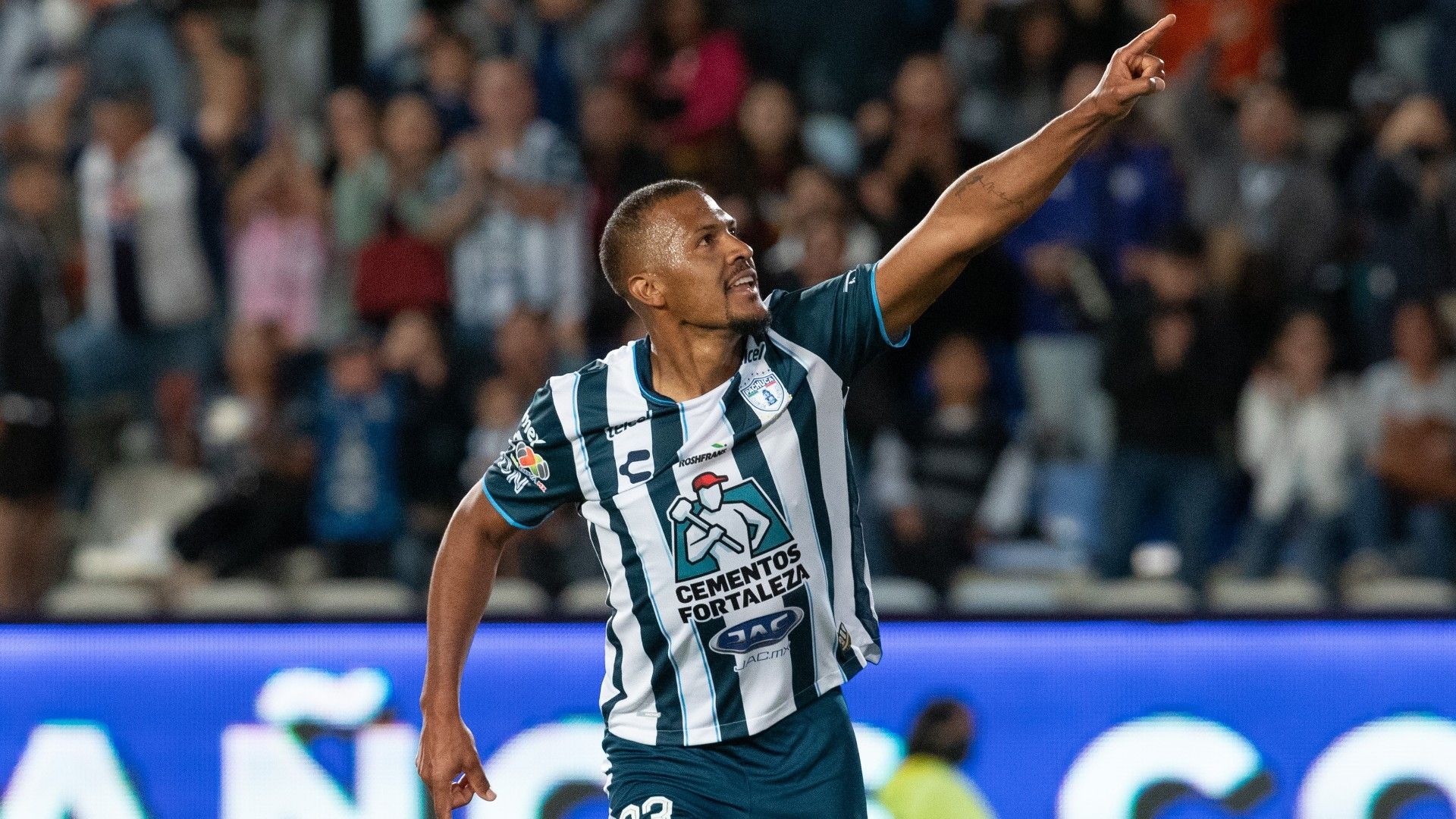 Salomón Rondón Pachuca