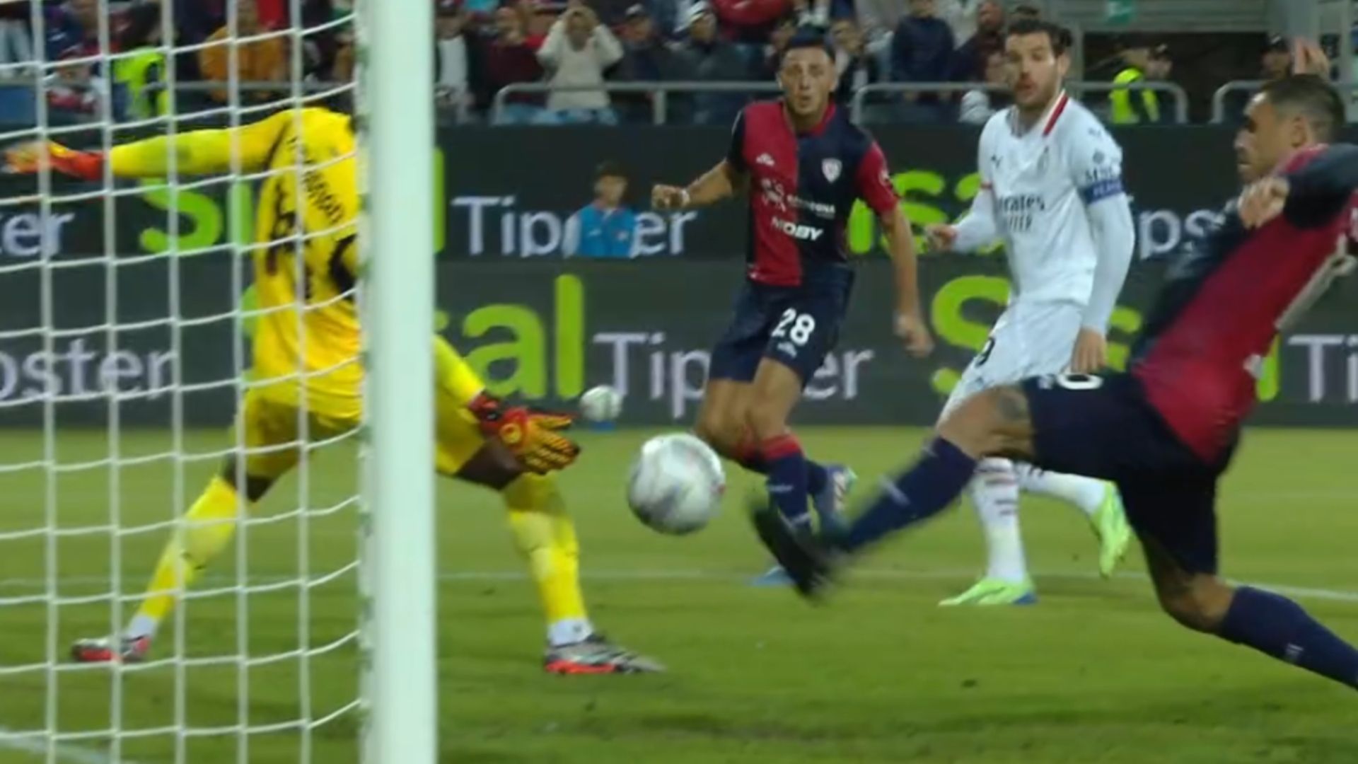 Viola Cagliari Milan