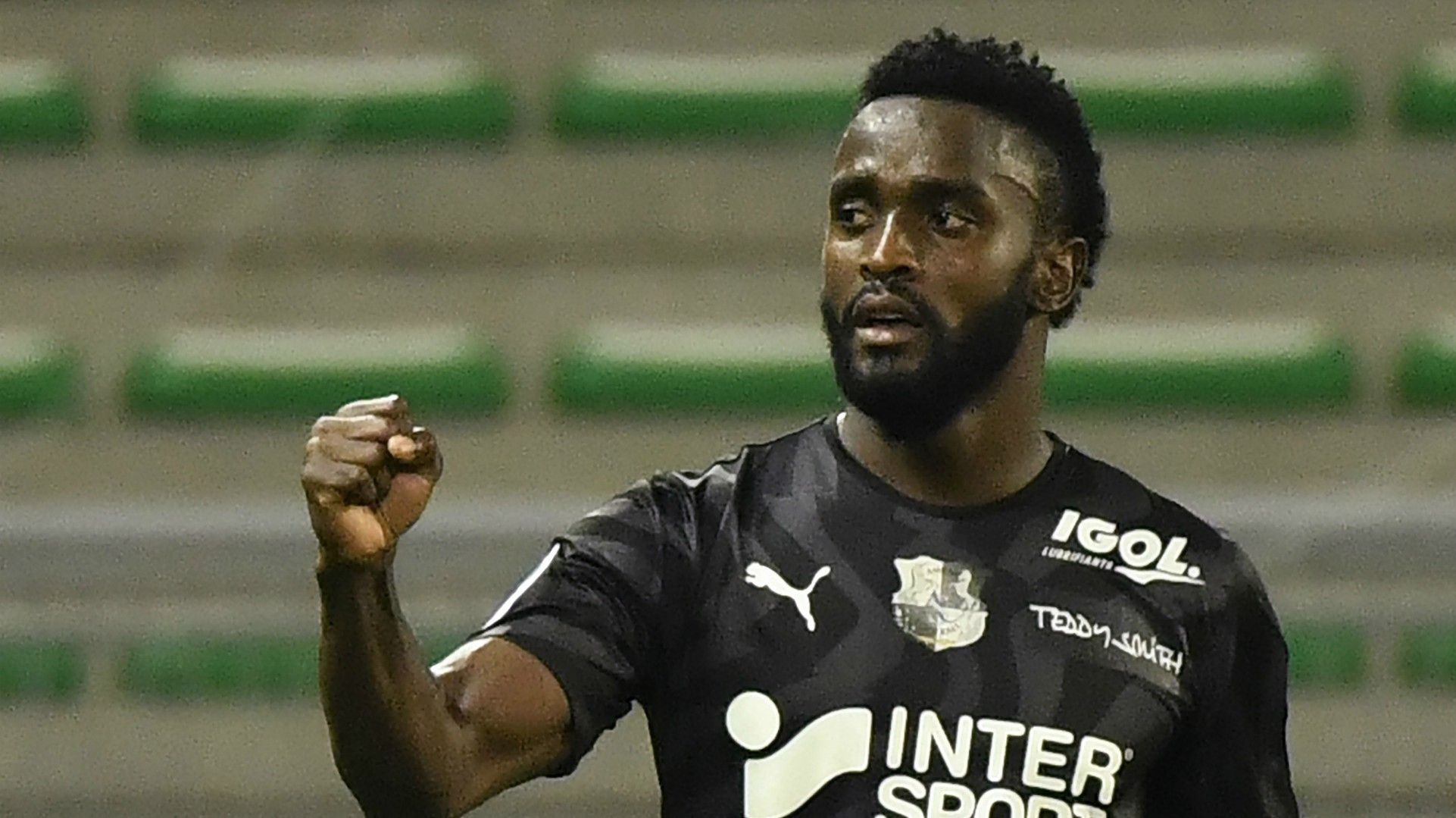 Stiven Mendoza Amiens