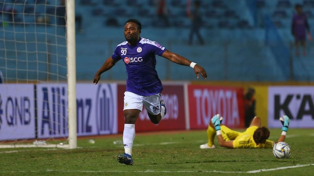 Ganiyu Oseni Ha Noi FC Nagaworld AFC Cup 2019