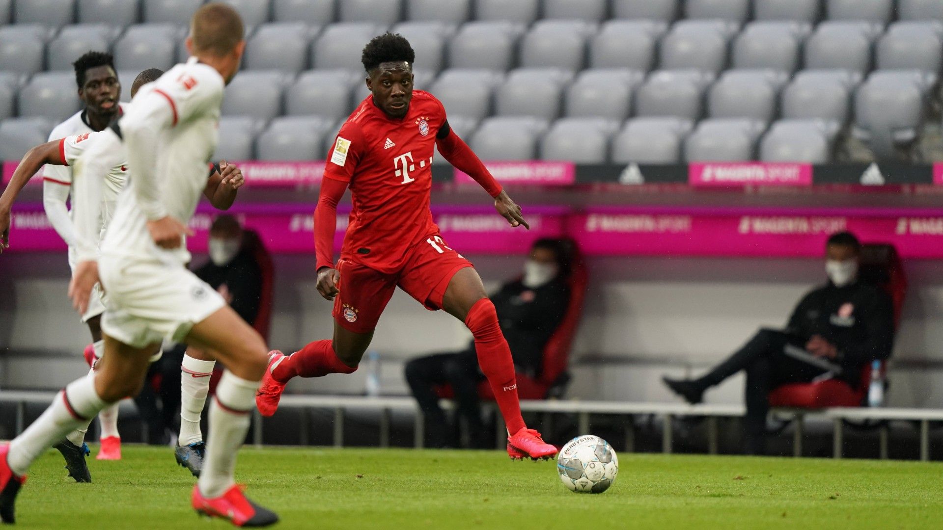 ONLY GERMANY Alphonso Davies FC Bayern Eintracht Frankfurt Bundesliga