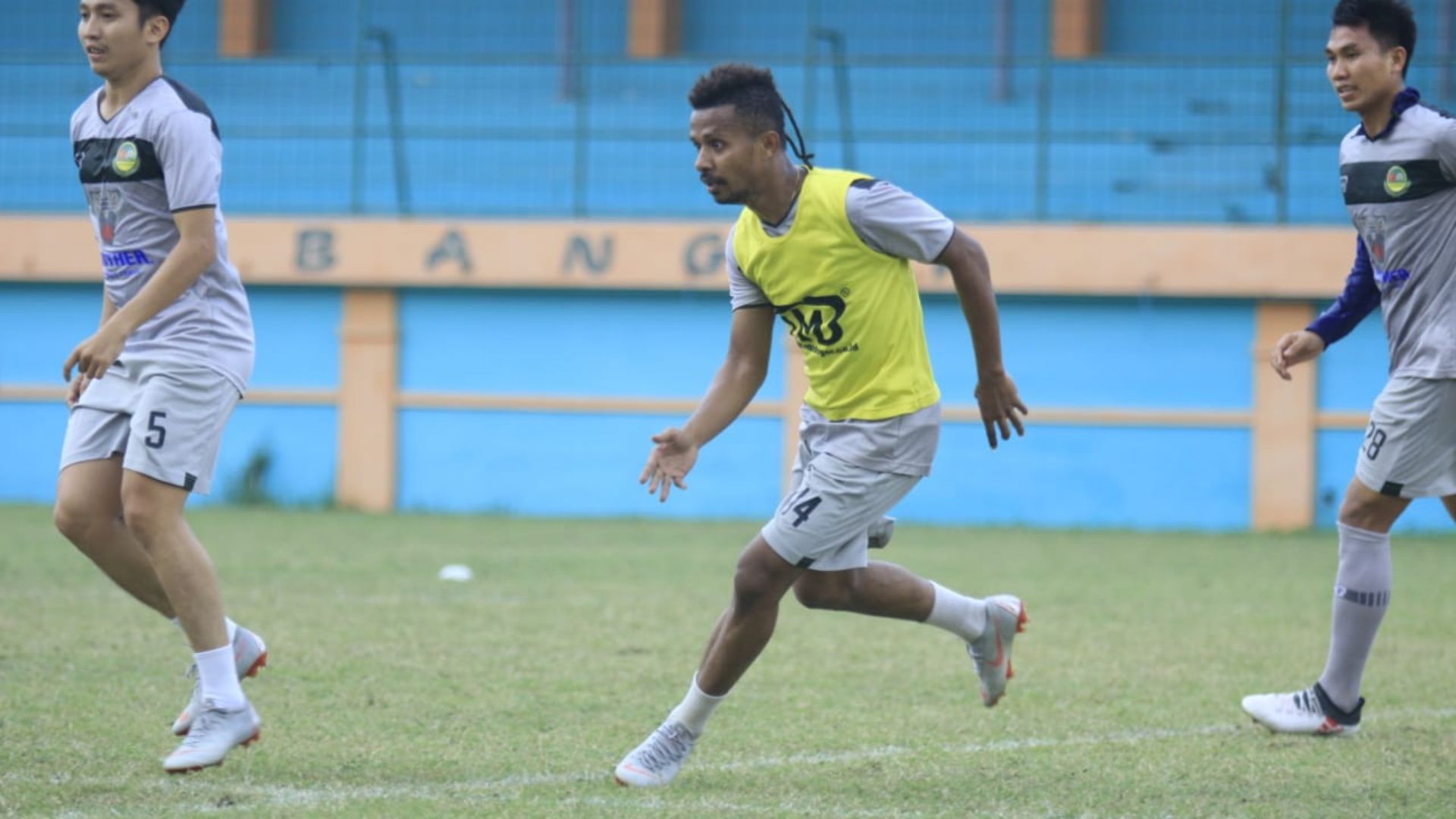 Friska Womsiwor - TIRA Persikabo