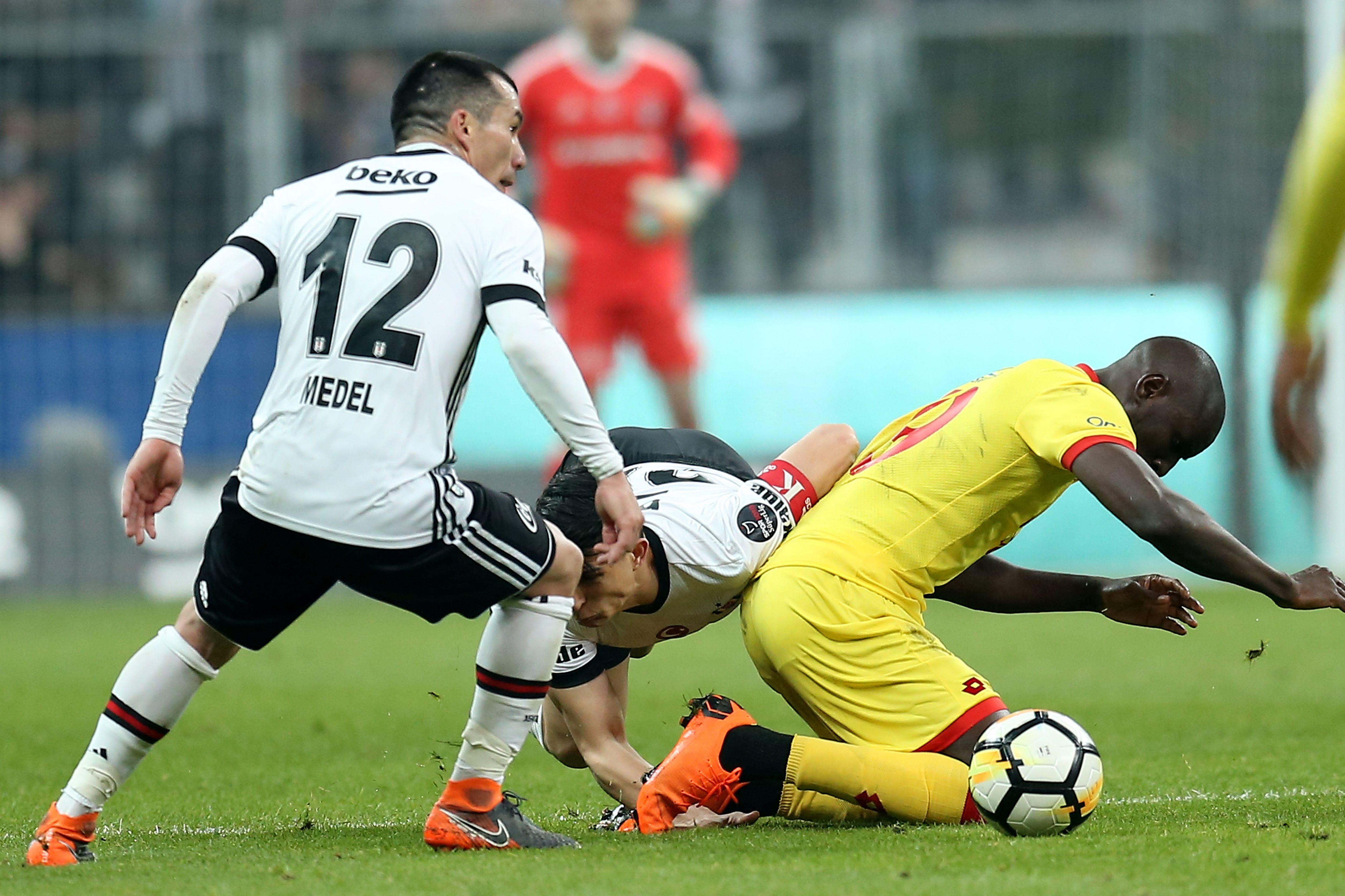 Necip Uysal Demba Ba Gary Medel Besiktas Goztepe 04/07/18