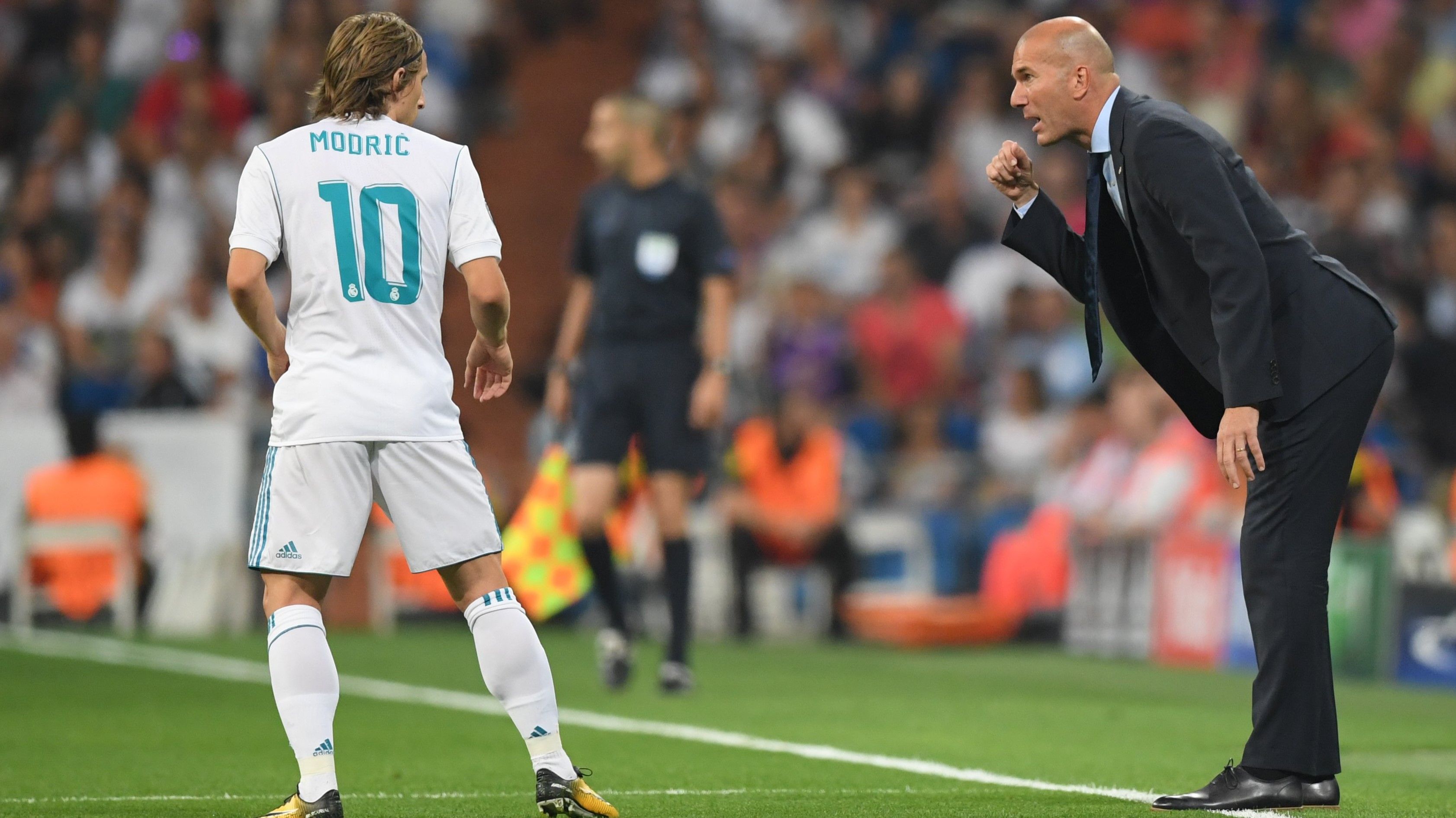 Luka Modric Zinedine Zidane Real Madrid APOEL Champions League 13092017