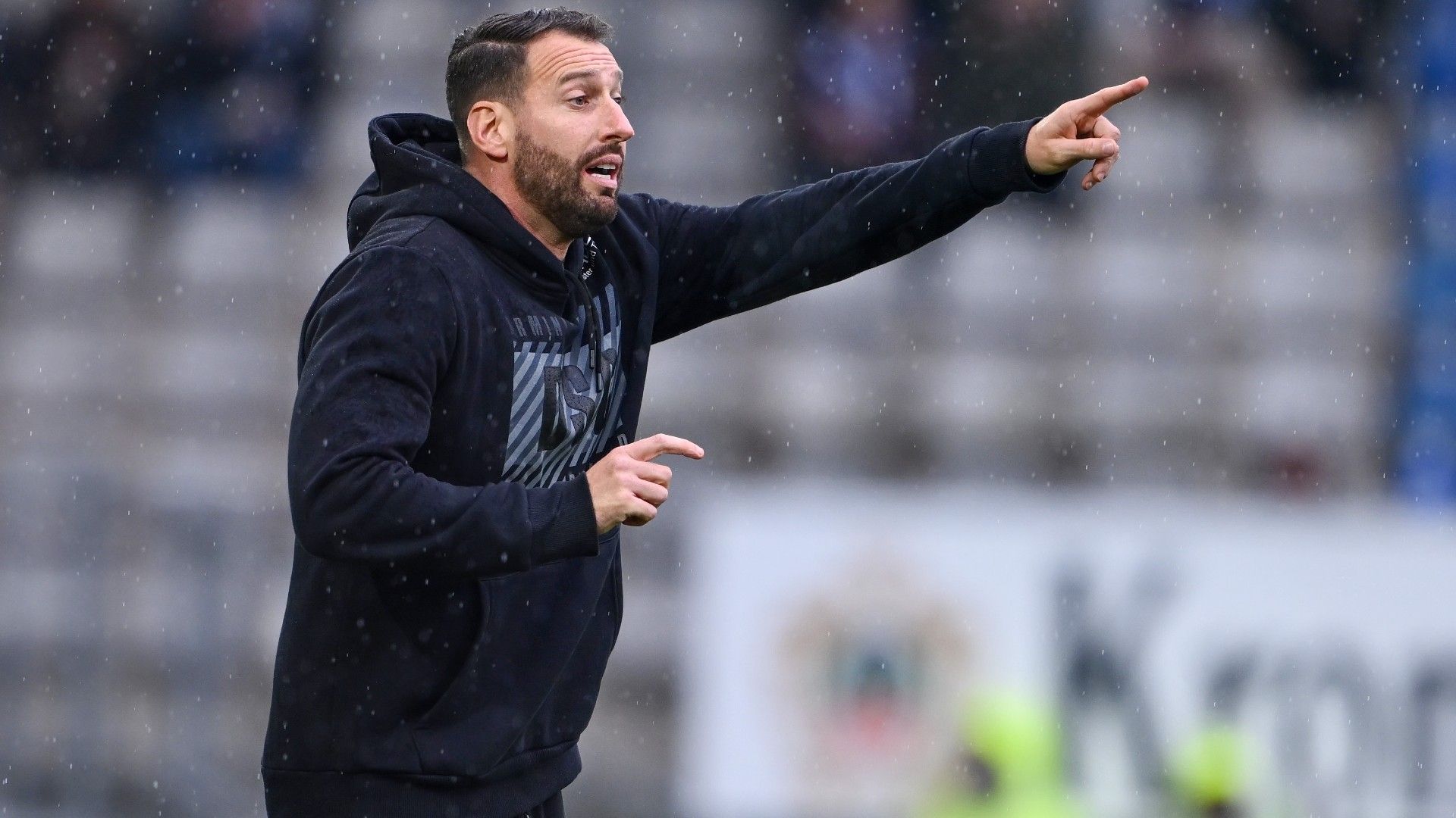 Head coach Michel Mitch Kniat of Bielefeld