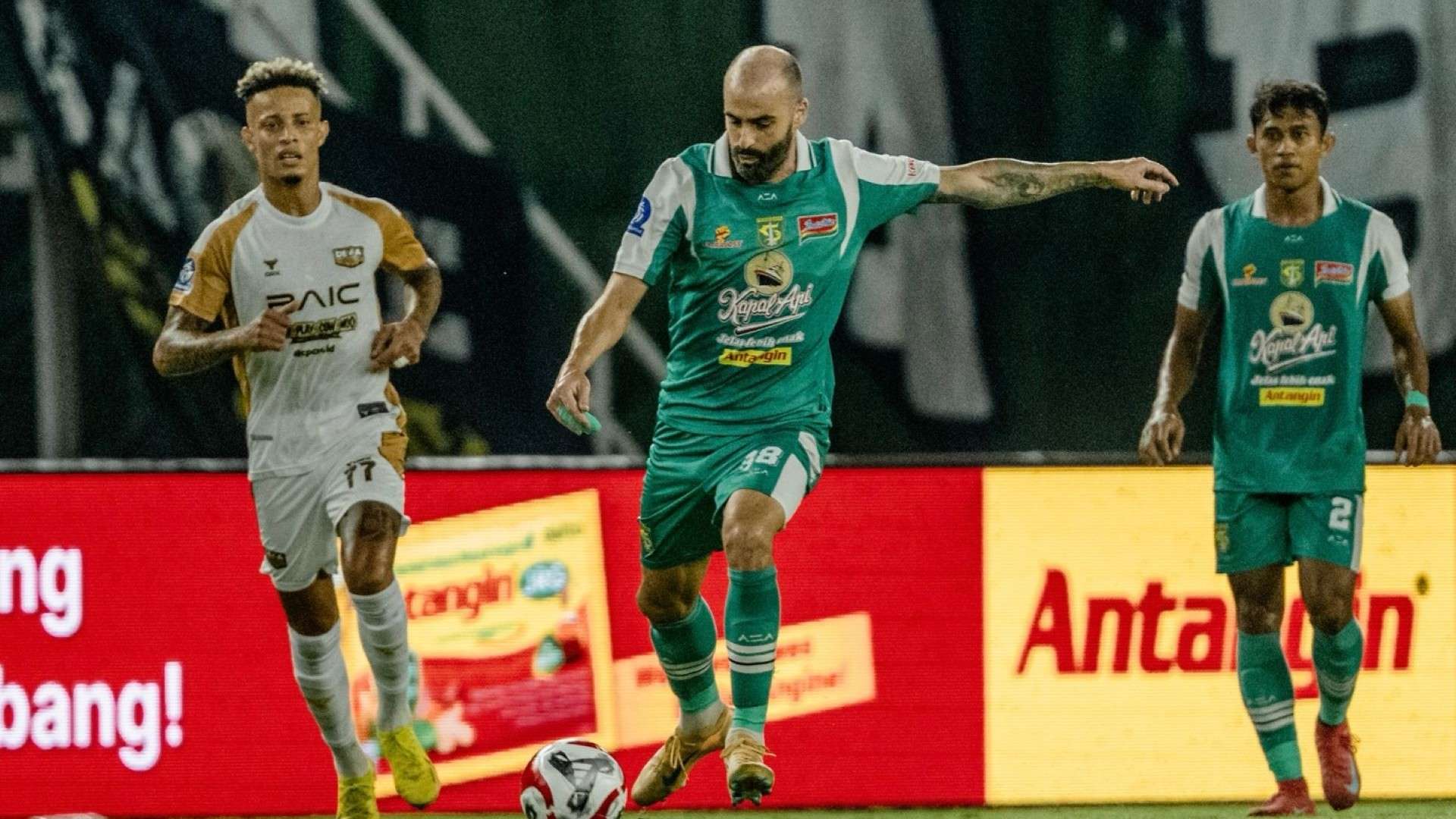 Persebaya Surabaya vs Dewa United 01022026