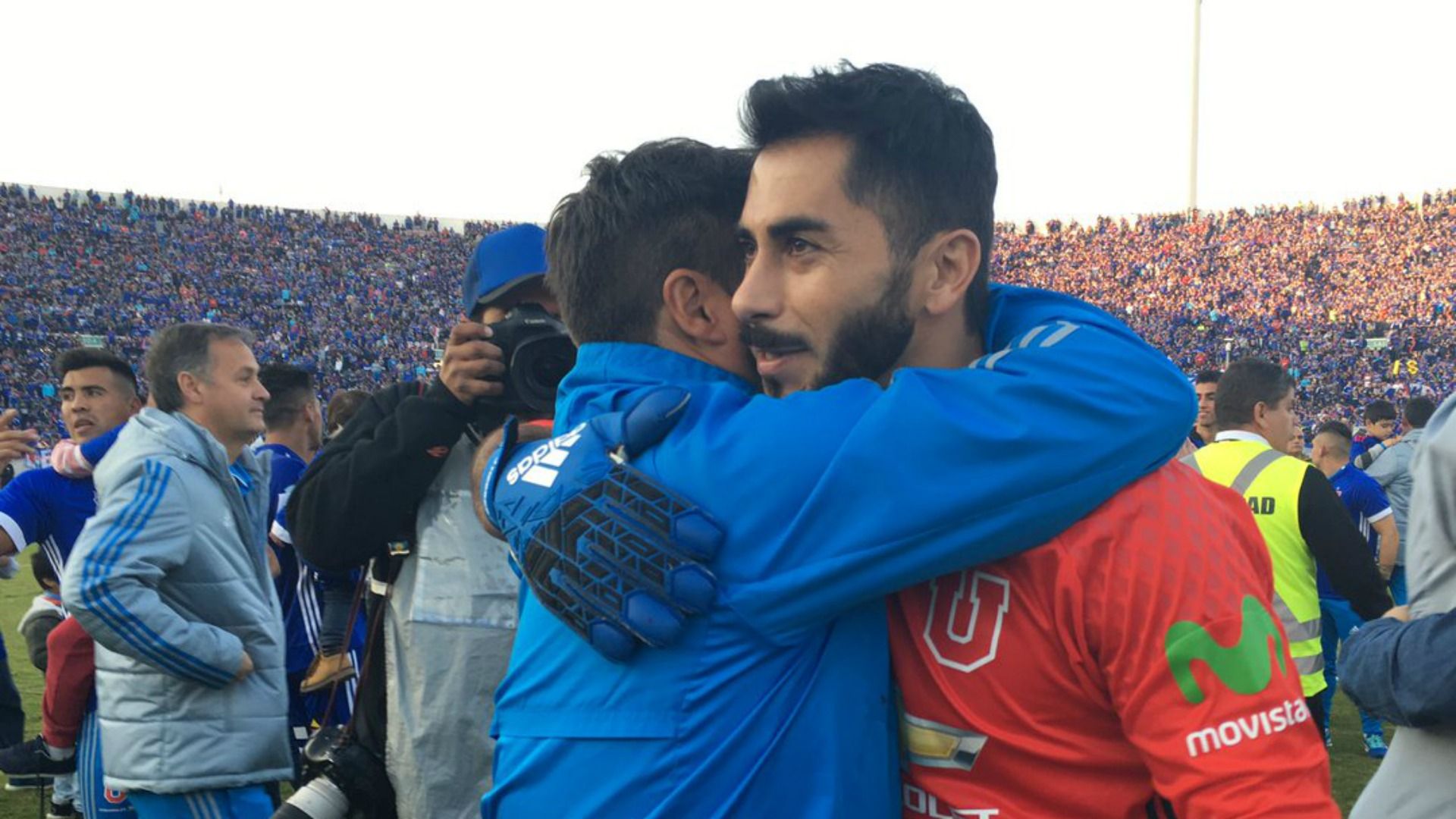 Guillermo Hoyos Johnny Herrera Universidad de Chile San Luis 200517