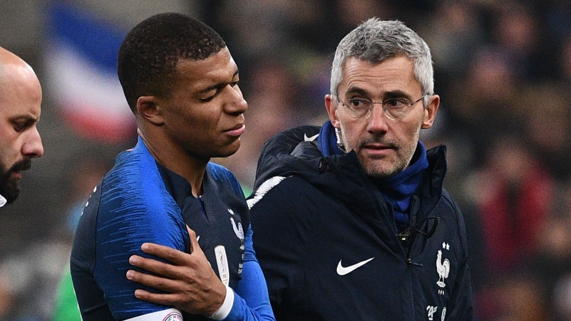 Kylian Mbappe shoulder injury