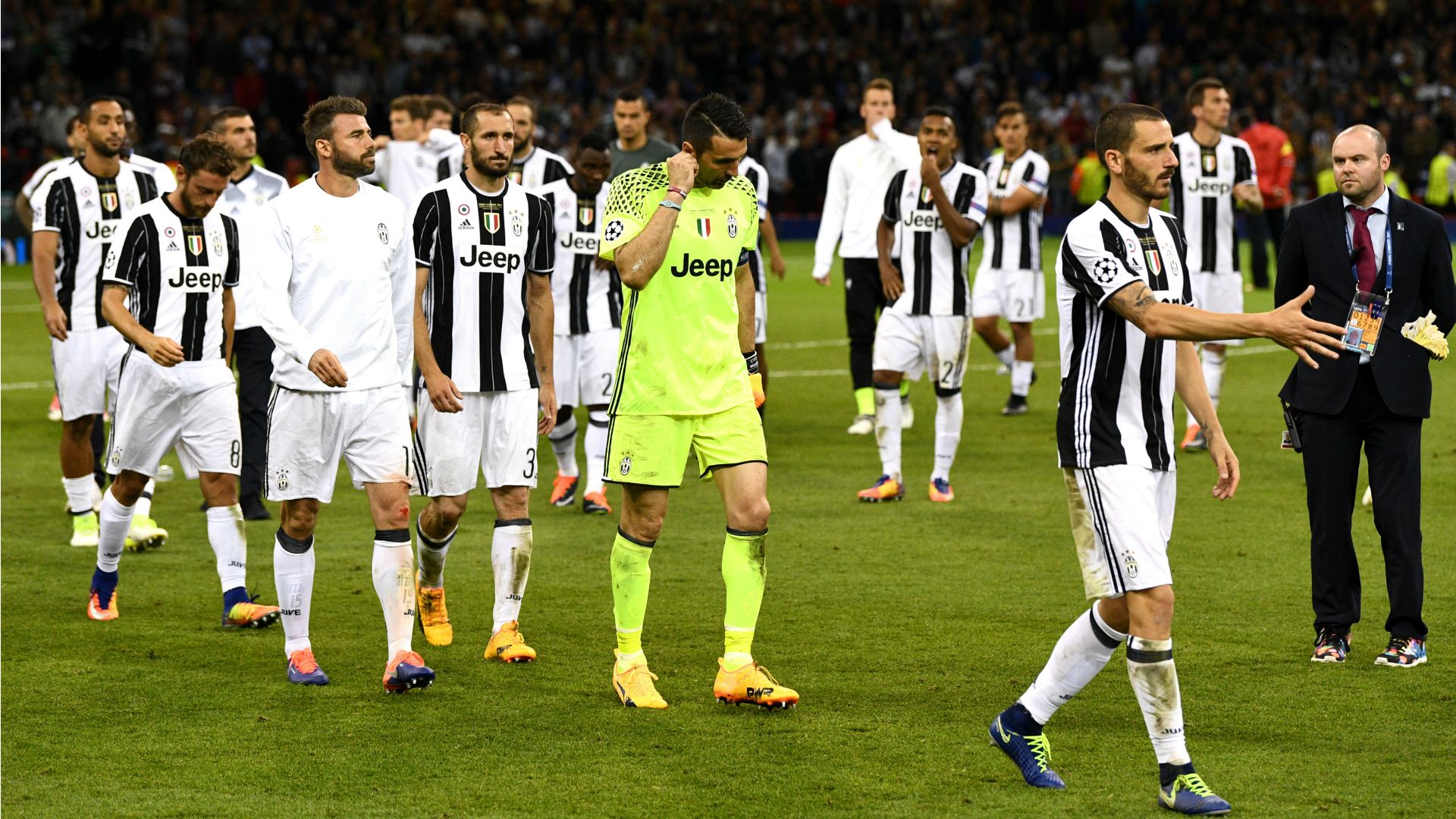 Juventus players dejected after Cardiff defeat Champions League final 03062017