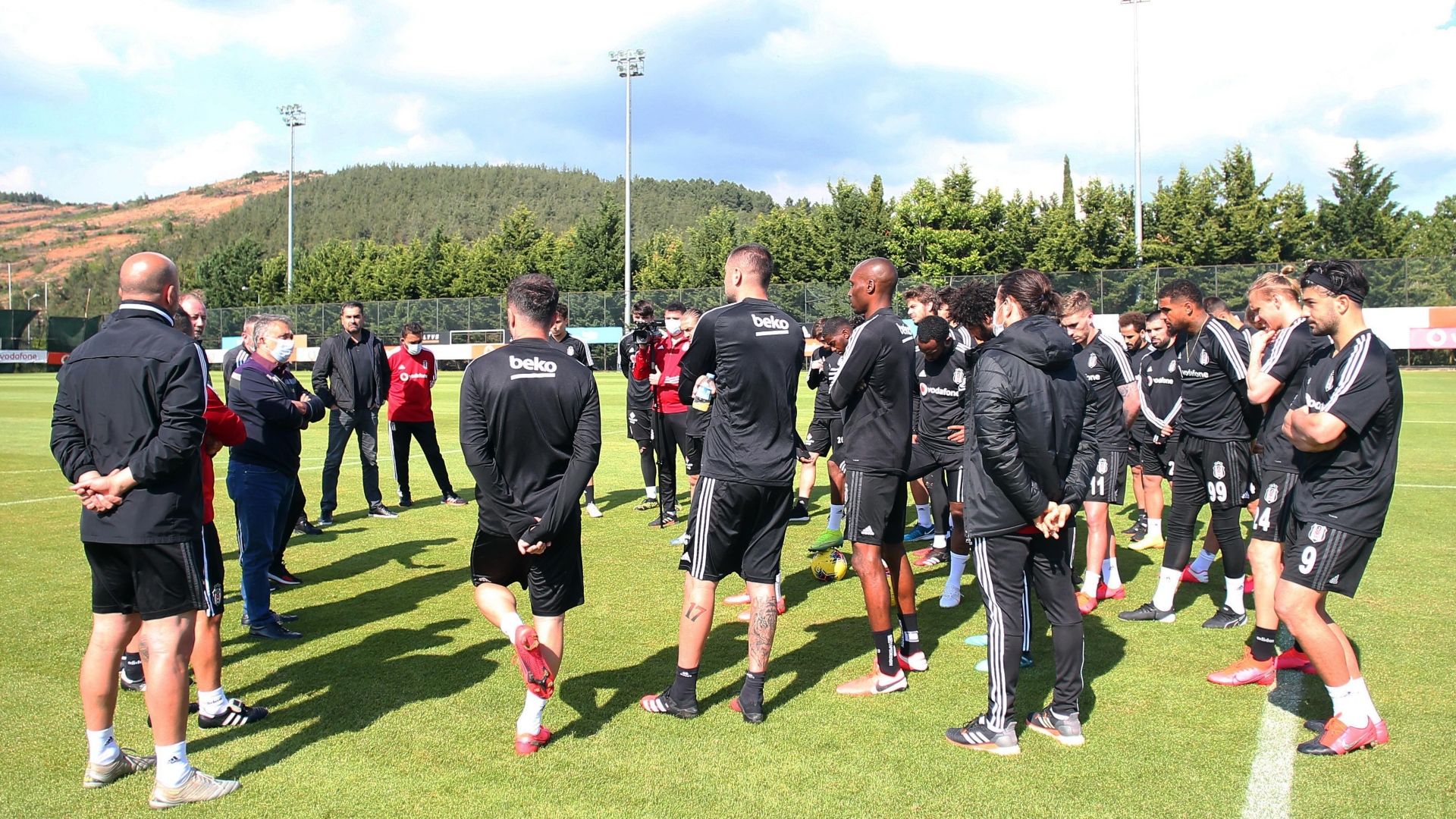 ahmet nur cebi maskeli antrenman ziyaret 29052020