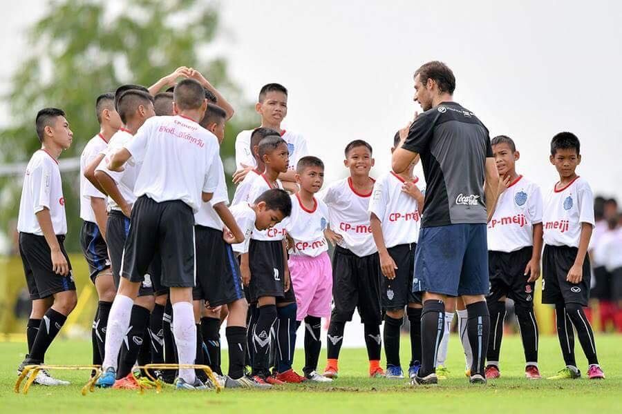 CP-Meiji Football Clinic 2017