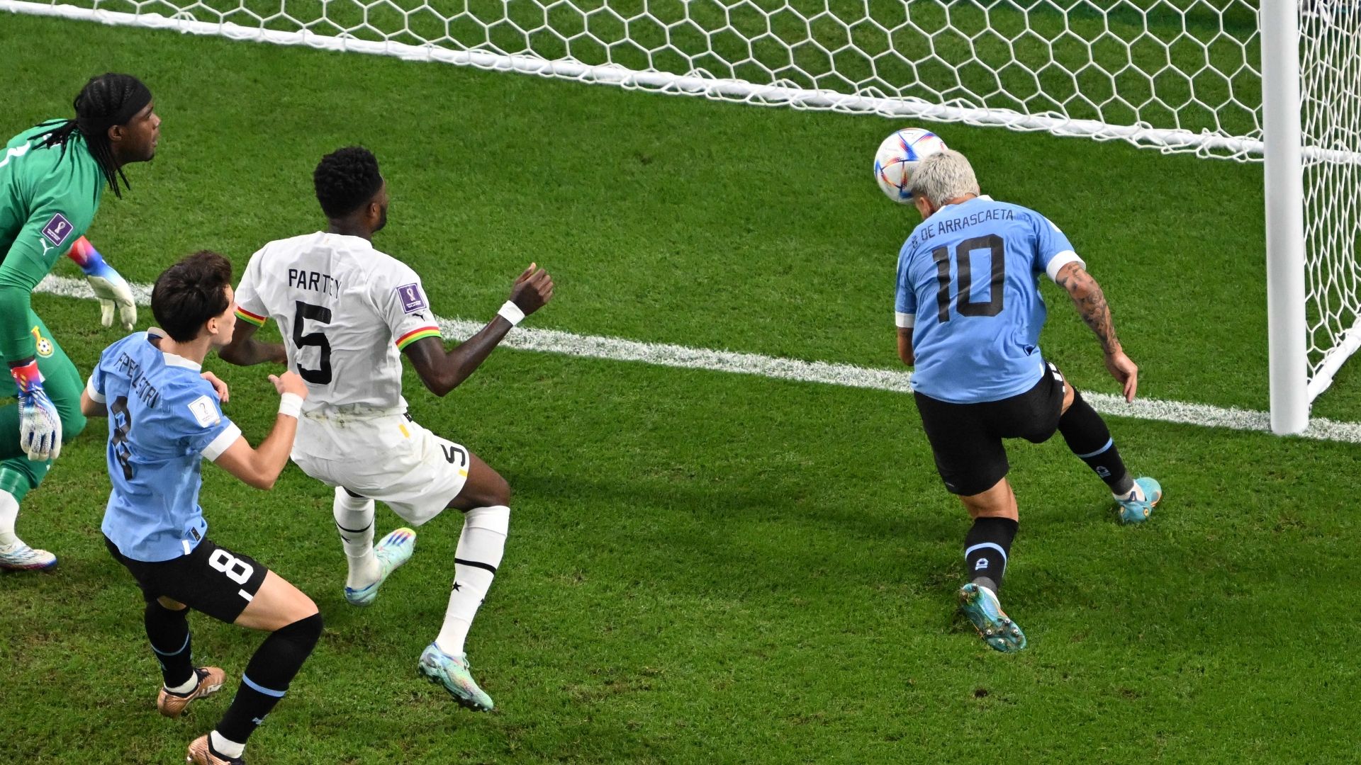 Giorgian de Arrascaeta Uruguay Ghana World Cup 2022