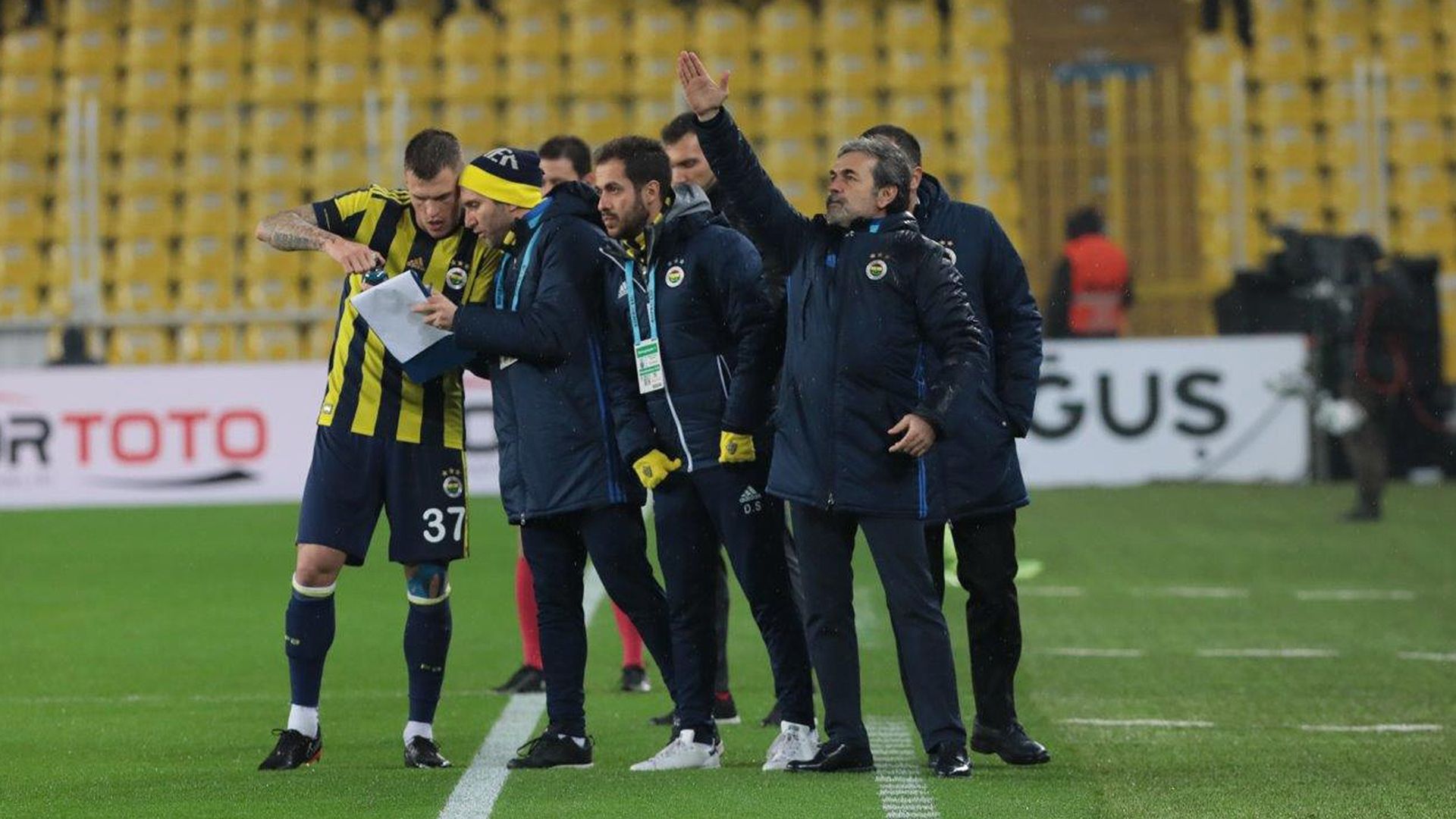 Aykut Kocaman Fenerbahce Akhisarspor 03042018