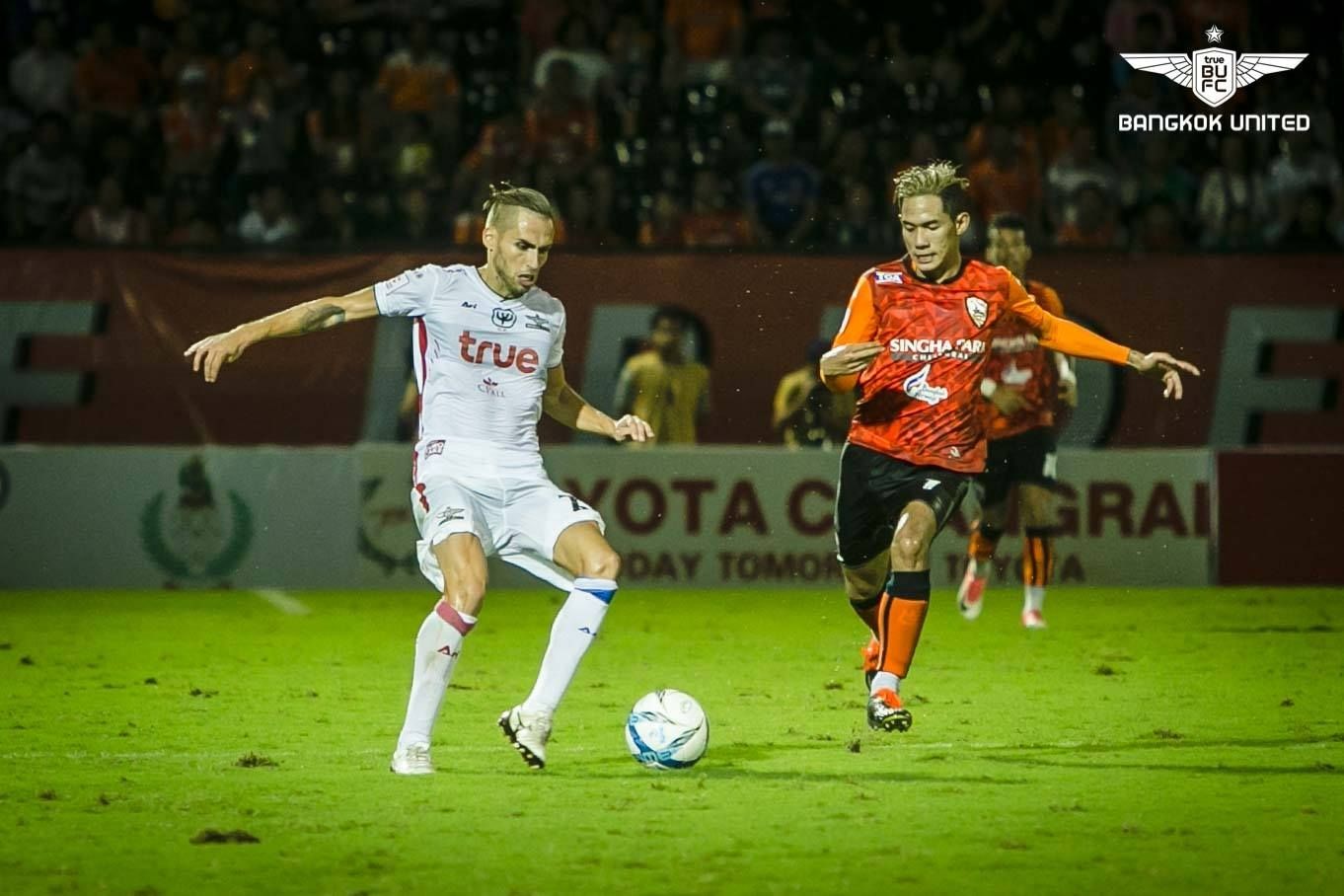 Mario Đurovski, ชัยวัฒน์ บุราญ