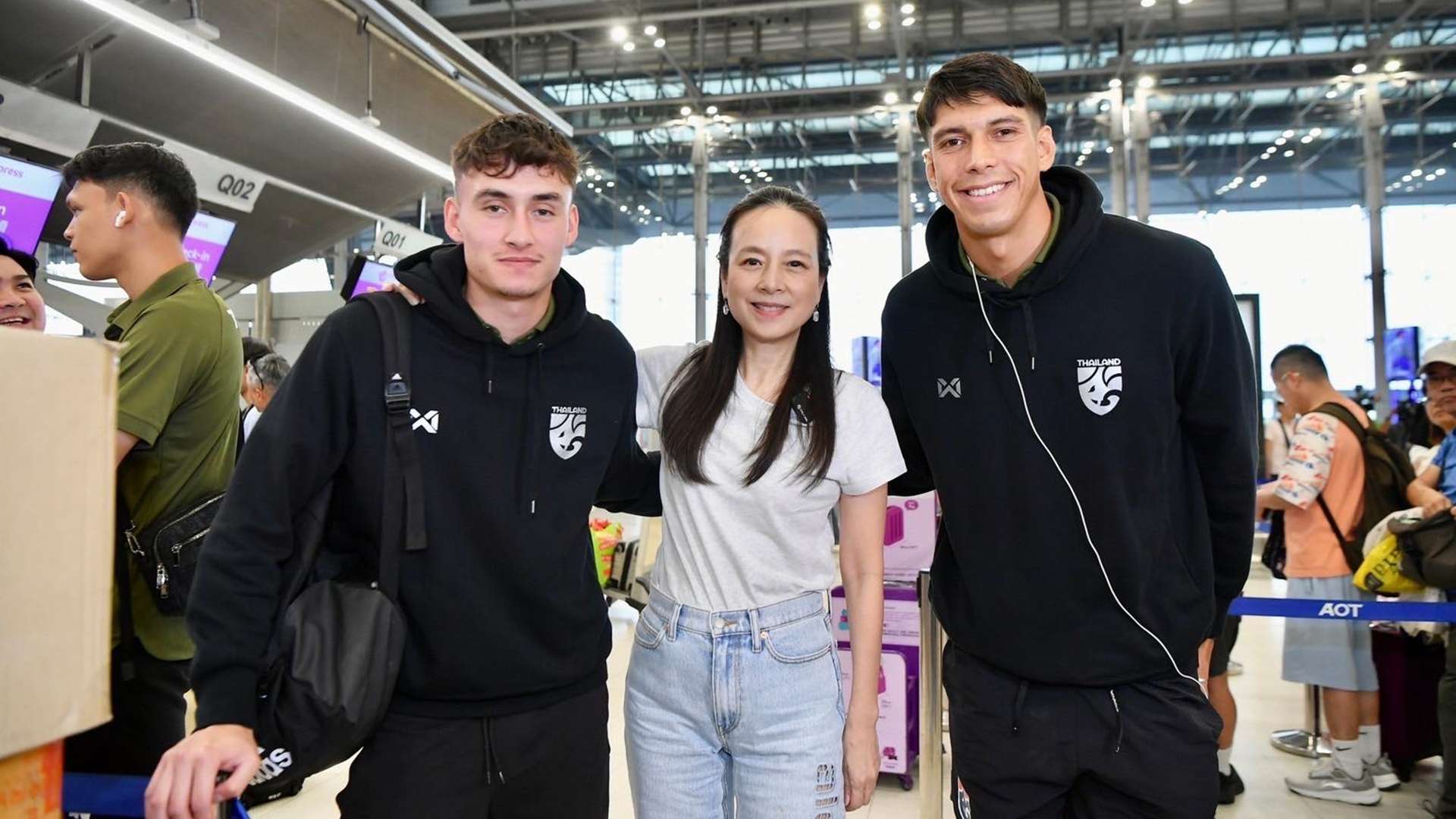 นวลพรรณ ล่ำซำ