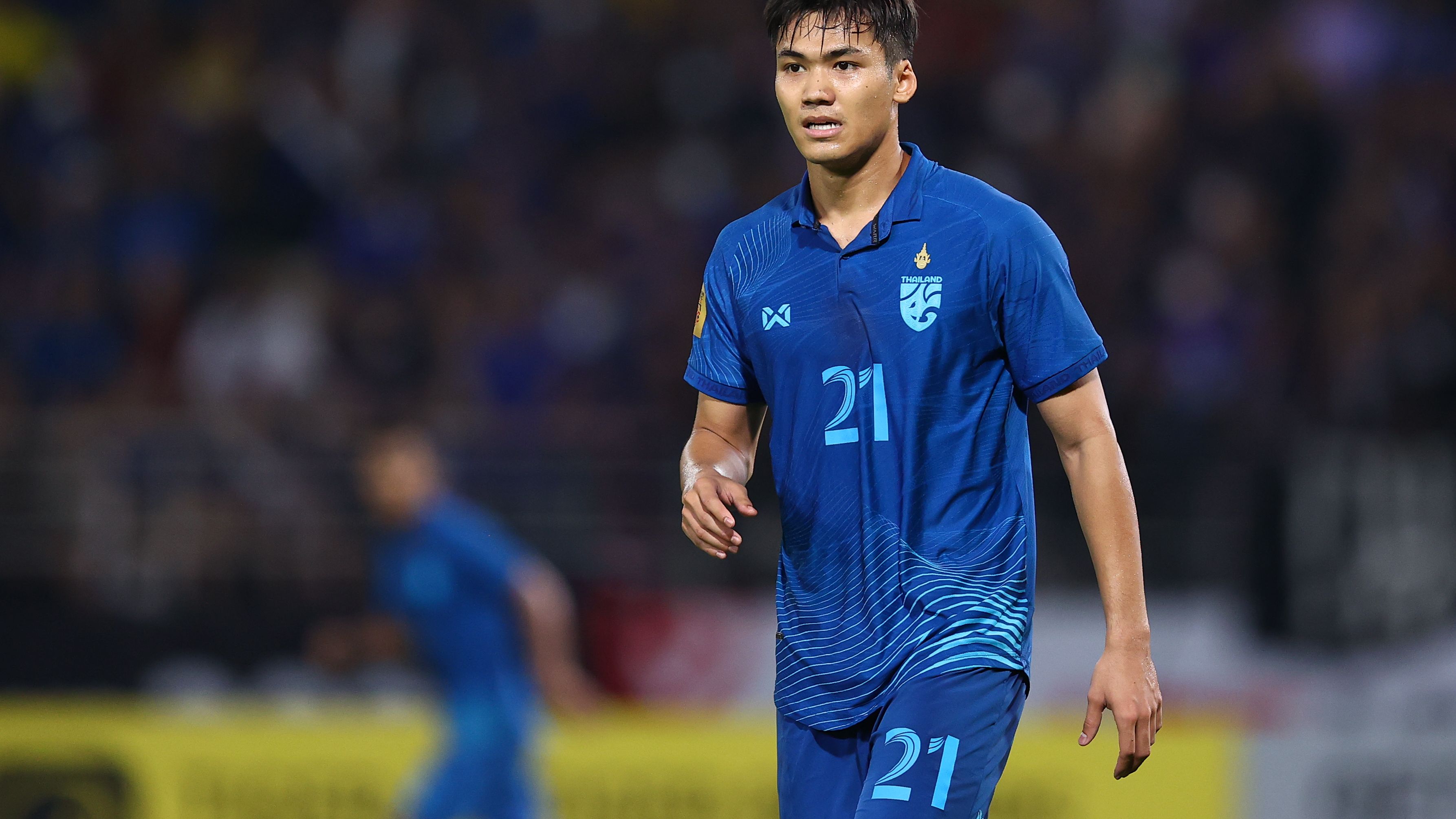 未使用　2021年 ジュビロ磐田 チーム集合写真　プレートロゴ付き ジュビロ磐田 サポーターグッズ 2XL 後藤 啓介【42】 ナンバーT