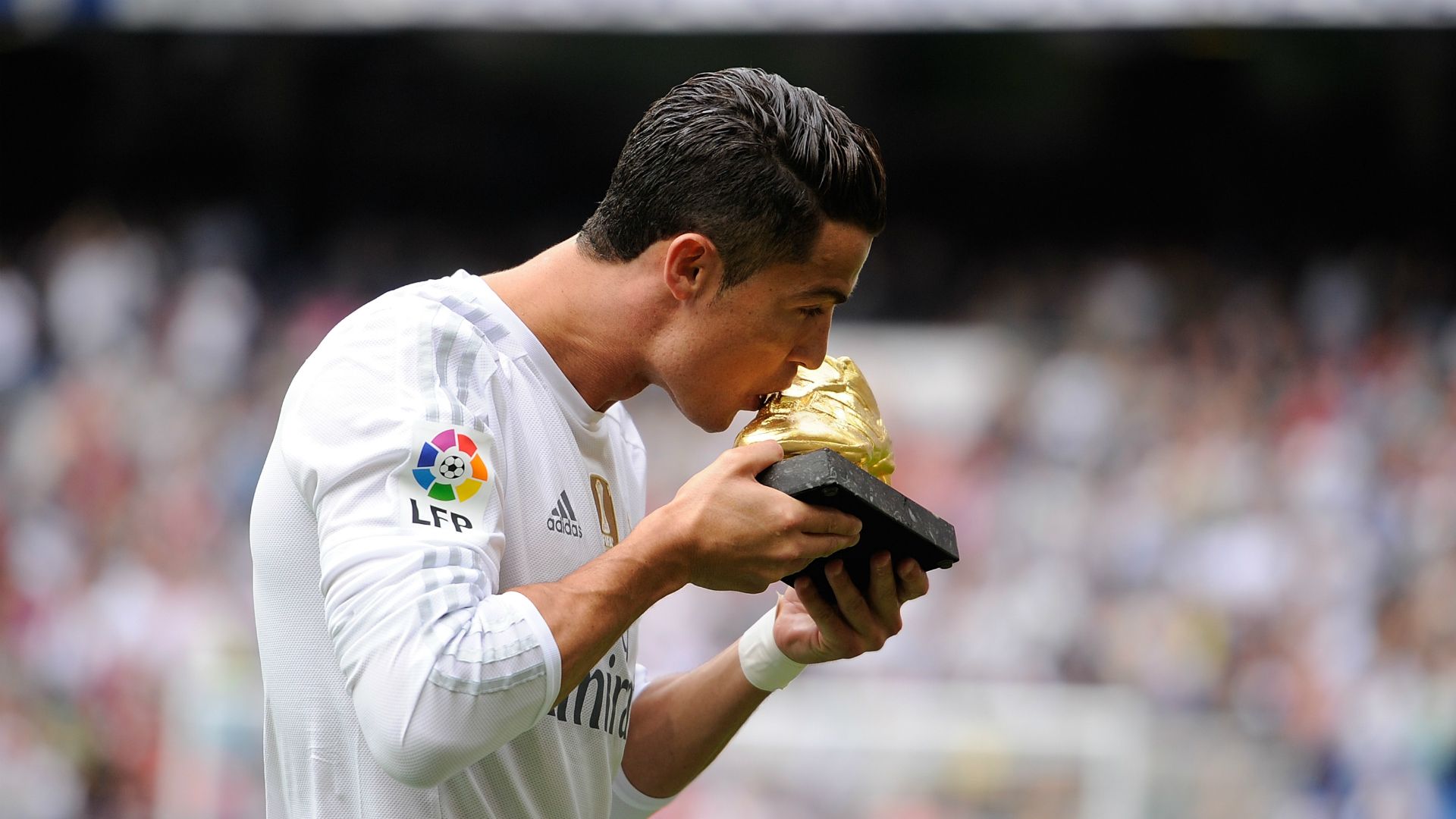 Cristiano Ronaldo Golden Shoe Madrid Levante La Liga 101712015