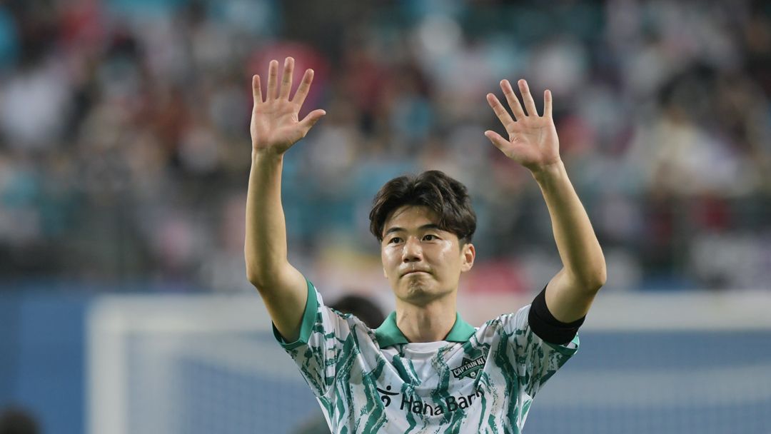 Ki Sung-yong Makes Triumphant Return in Hana Bank Charity Soccer Tournament: Highlights and Impact on Team’s Performance