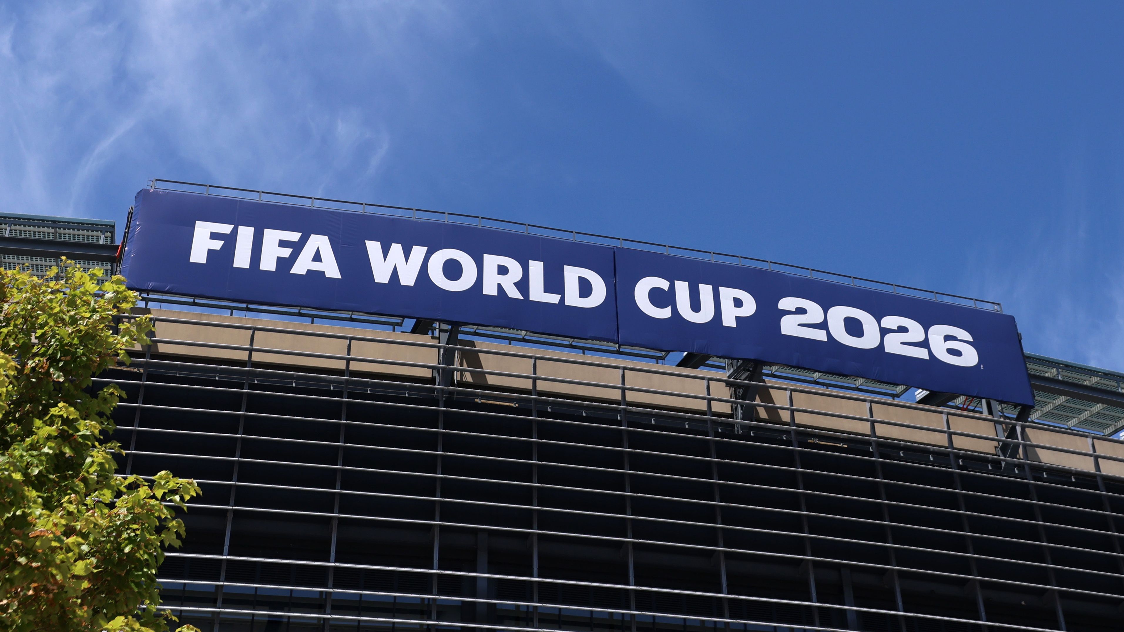 Vingt scientifiques tirent la sonnette d’alarme : la FIFA compromettrait la sécurité des joueurs, et trois minutes de repos ne suffisent pas