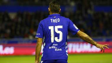 Theo Hernandez Alaves Deportivo Coruna La Liga