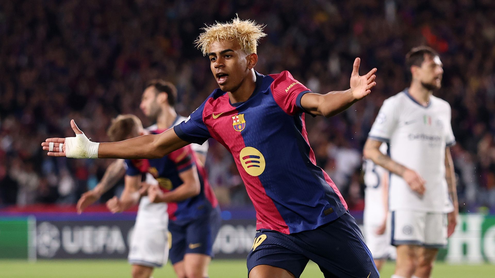  Lamine Yamal of FC Barcelona celebrates