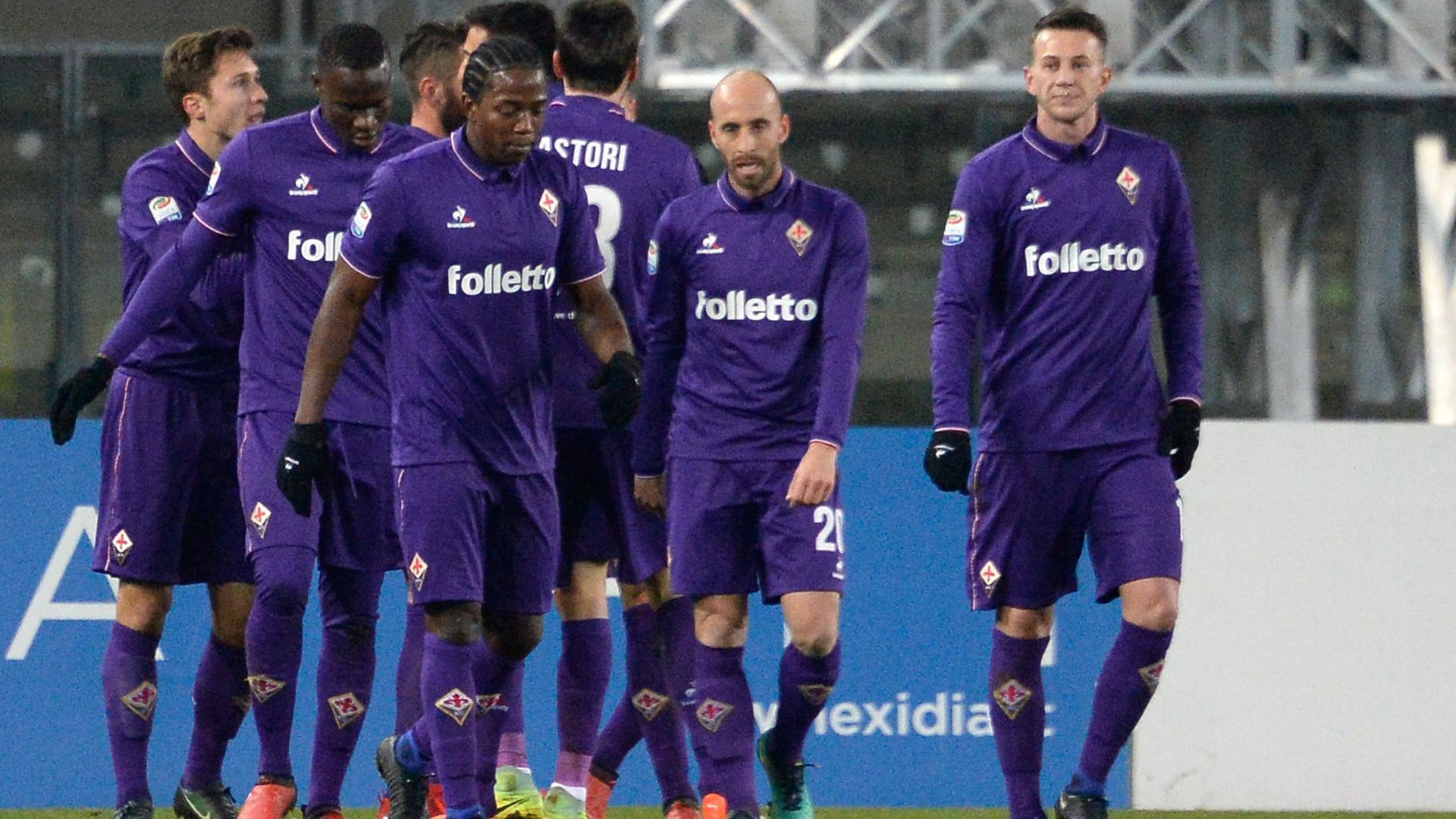 Fiorentina celebrating vs Chievo
