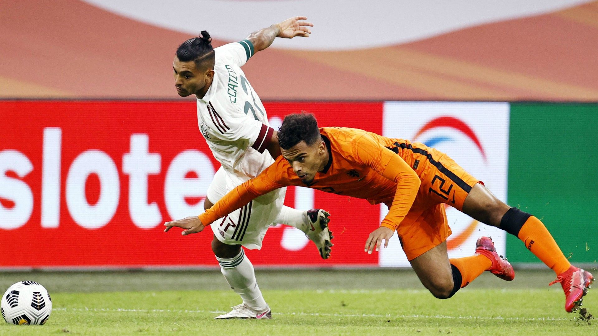 Holanda México Tecatito Corona