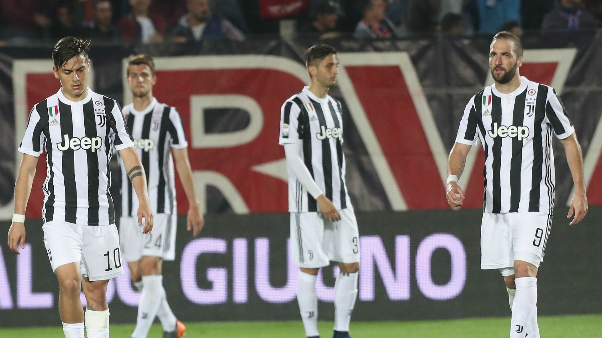 Dybala Higuain Crotone Juventus