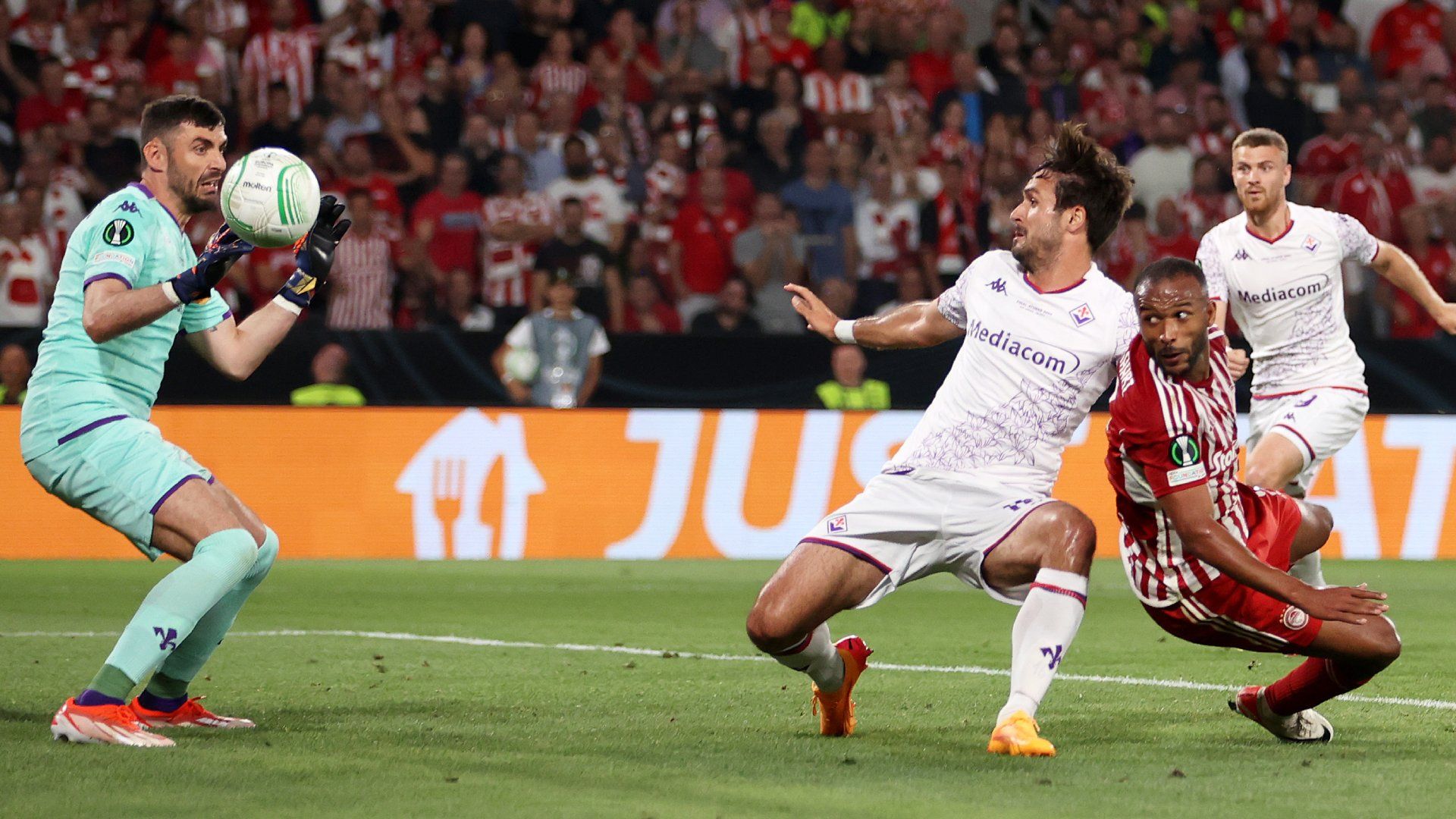 Ayoub El Kaabi comes up clutch again! Olympiacos star's dramatic late winner seals Europa Conference League glory at Fiorentina's expense | Goal .com