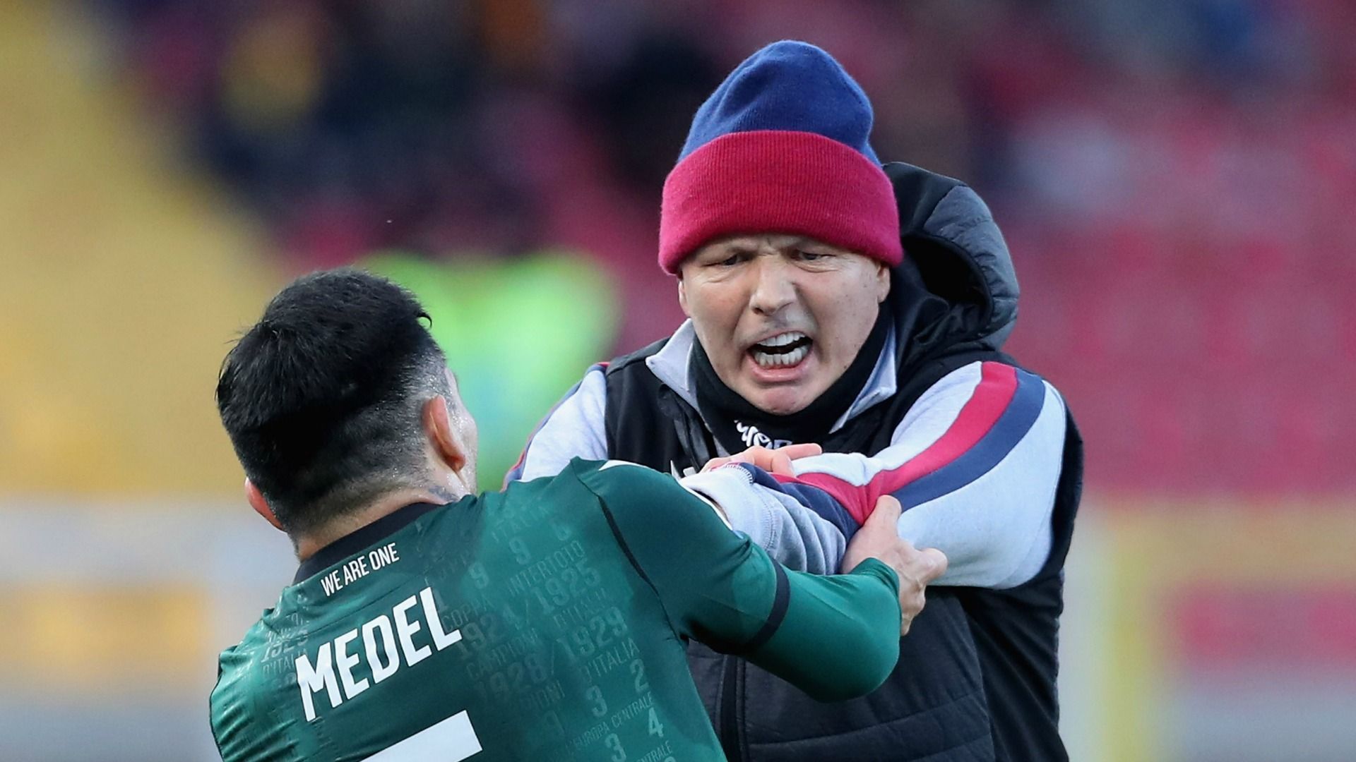 Gary Medel - Siniša Mihajlović