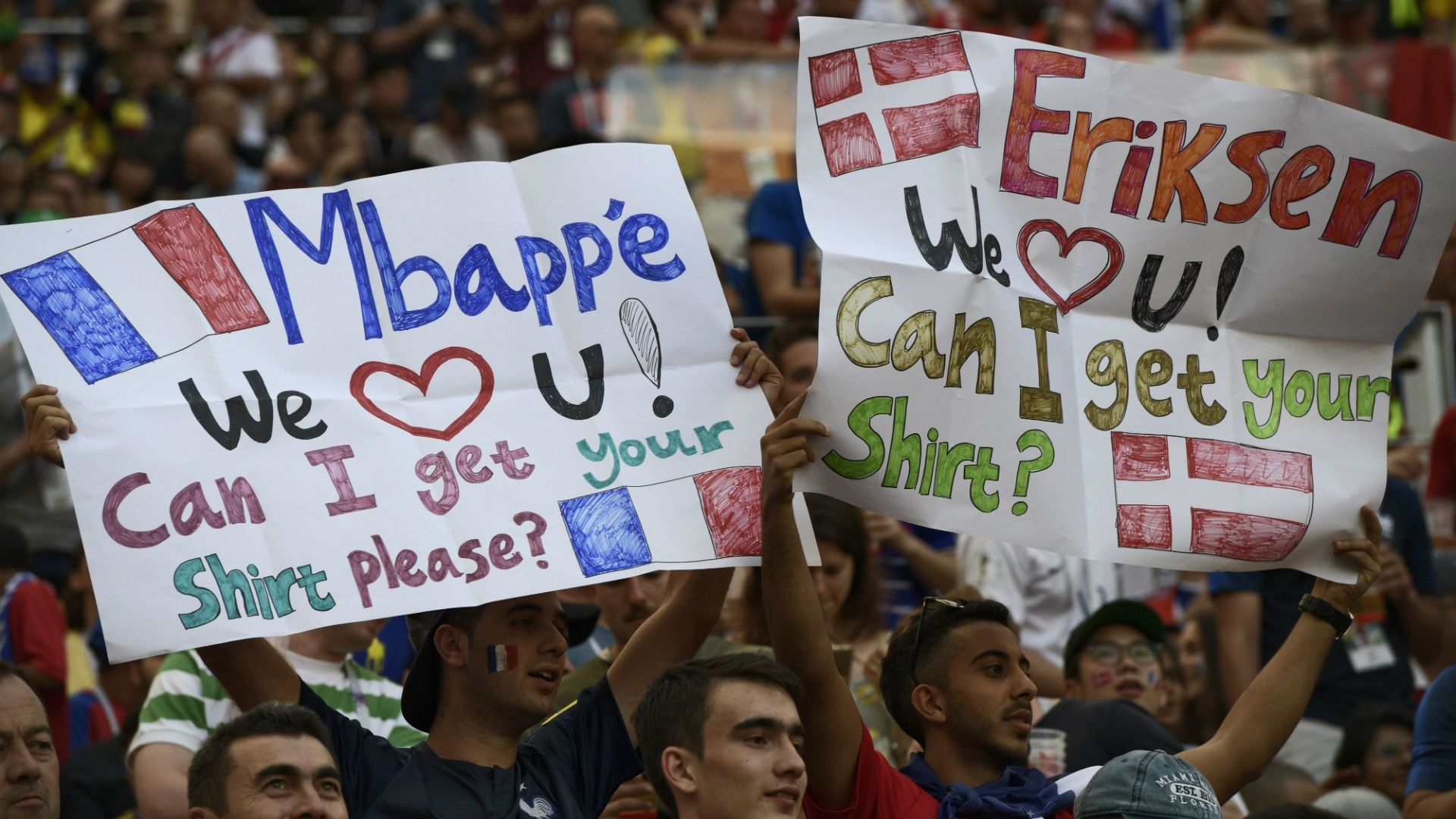 Mbappe Eriksen Fans Denmark Ffrance World Cup 26062018.jpg