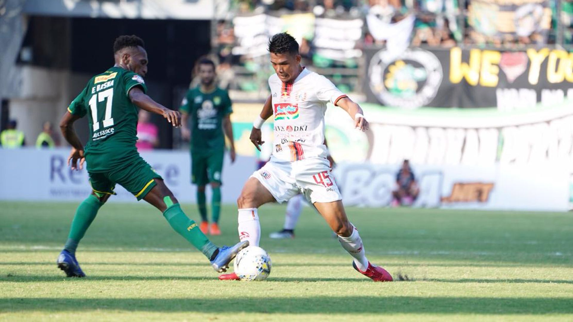 Sandi Darman Sute & Elisa Basna - Persebaya vs Persija