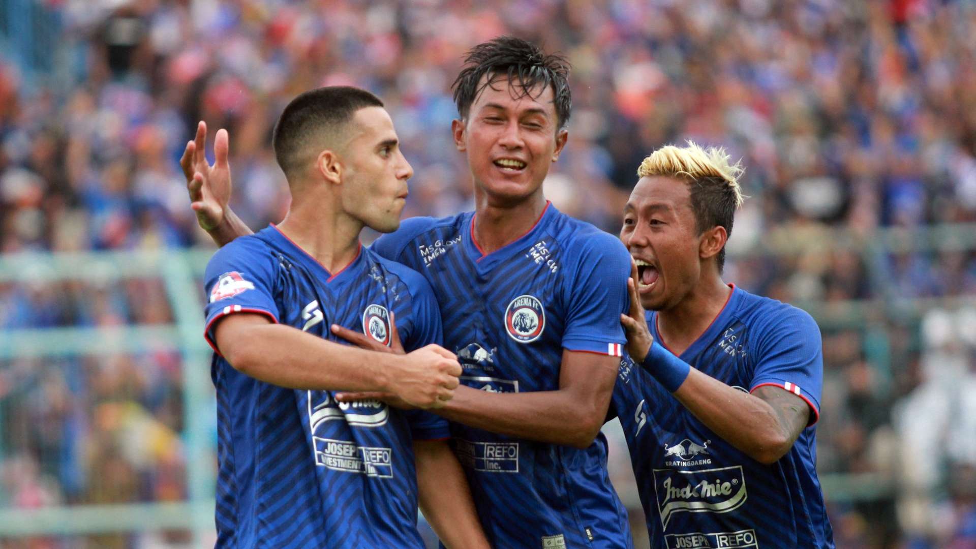 Selebrasi Arema FC - Johan Farizi - Elias Elderete - Kushedya Hari