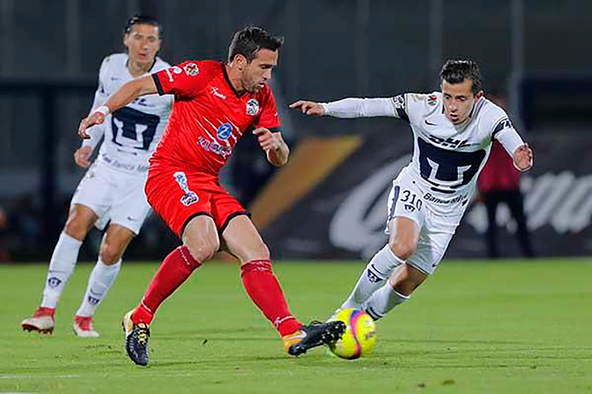 Pumas vs Lobos
