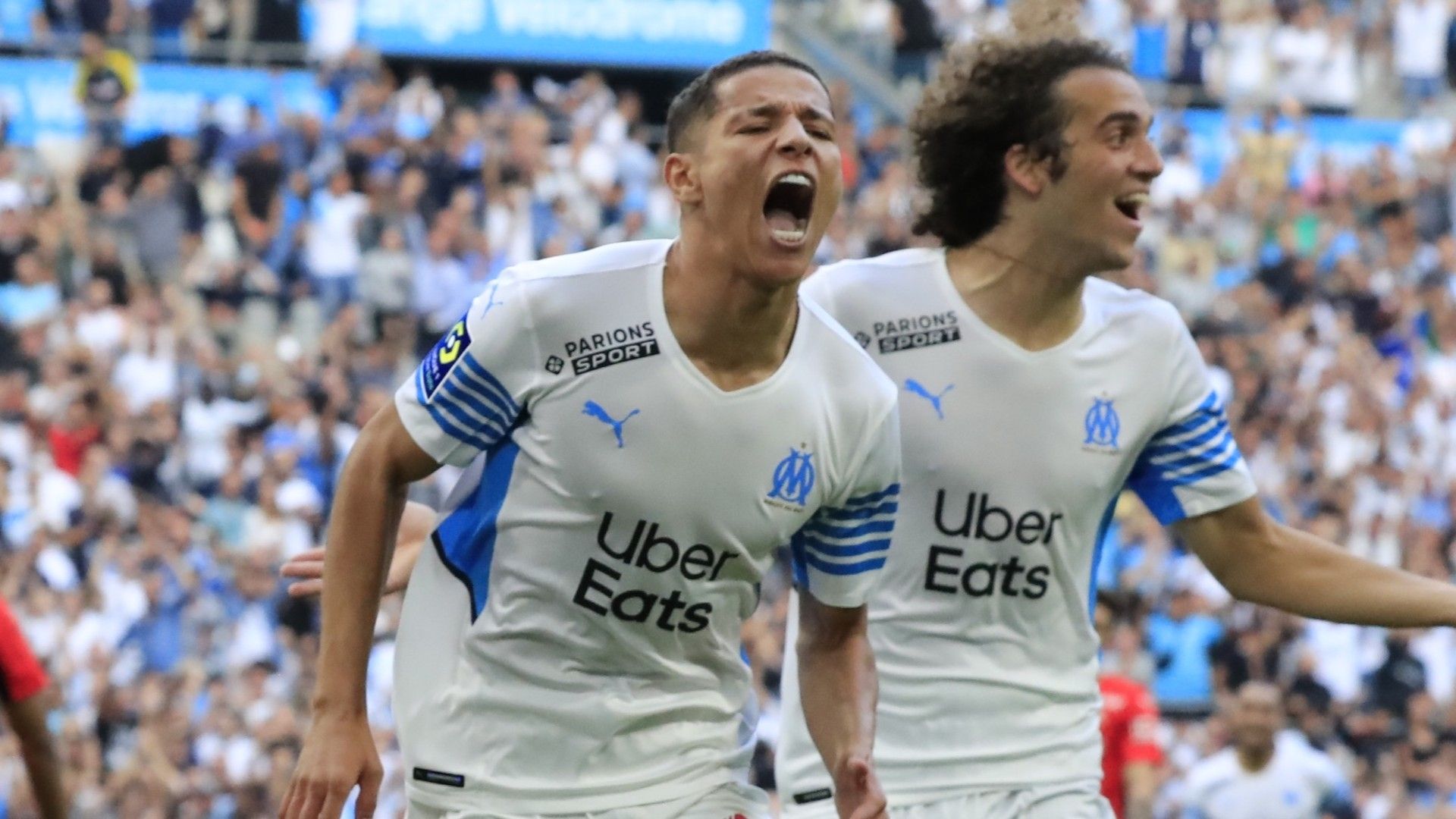 Amine Harit of Marseille celebrate a goal.