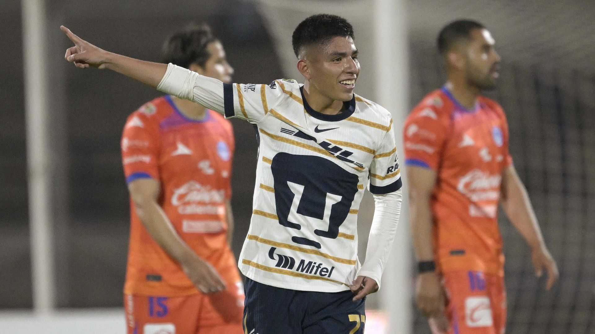 Piero Quispe Pumas Clausura 2025 Liga MX