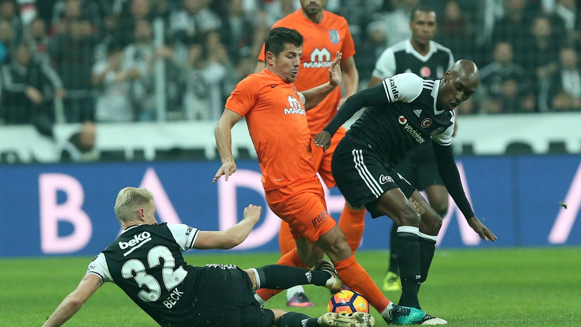 Basaksehir Besiktas Emre Belozoglu
