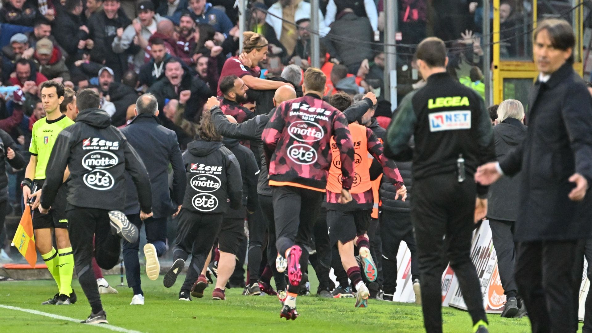 Salernitana celebrating Inter