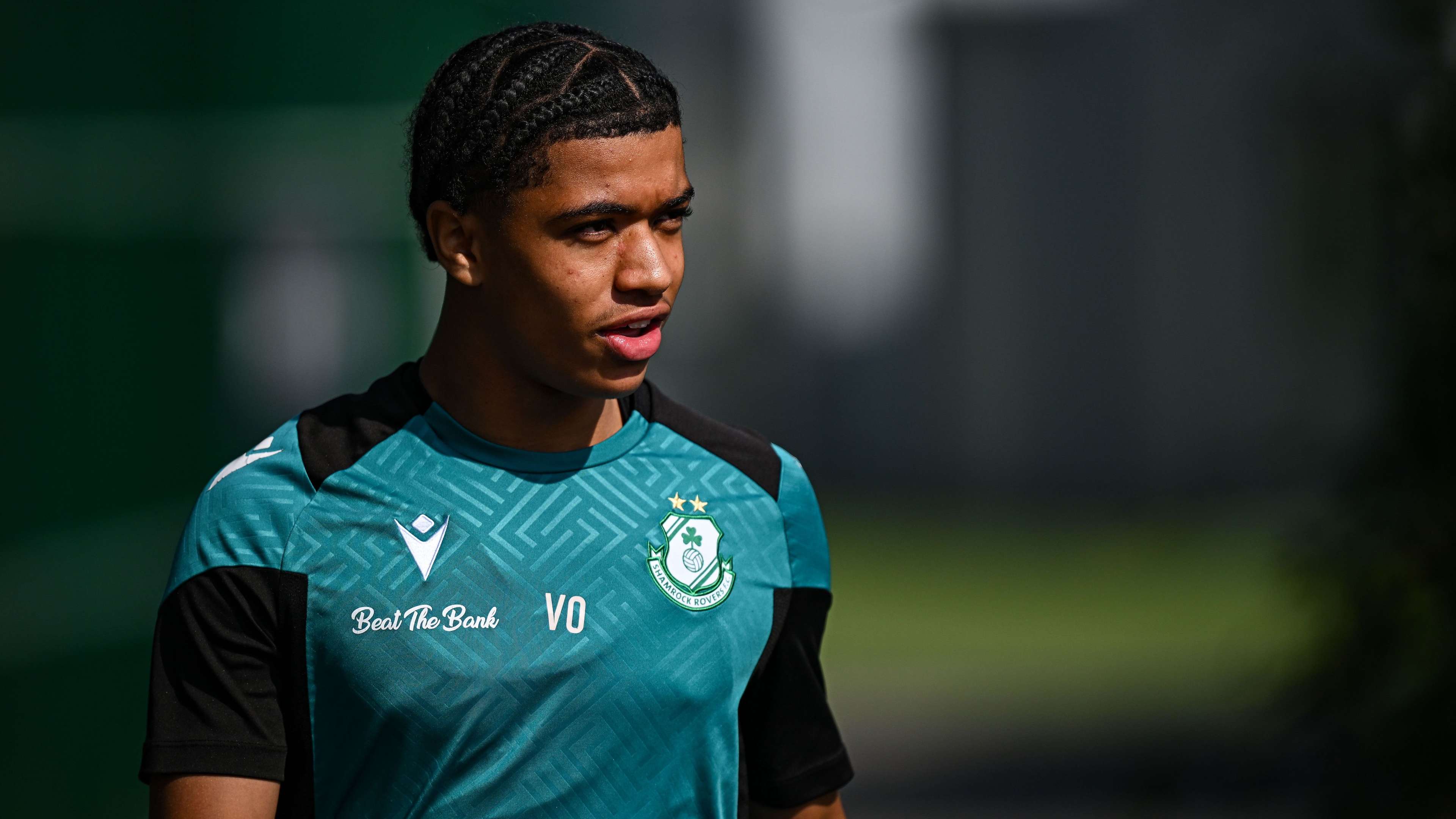 GettyImages-2229125162 Arsenal agree record deal for Irish sensation Victor Ozhianvuna as Gunners smash milestone set by rivals Tottenham