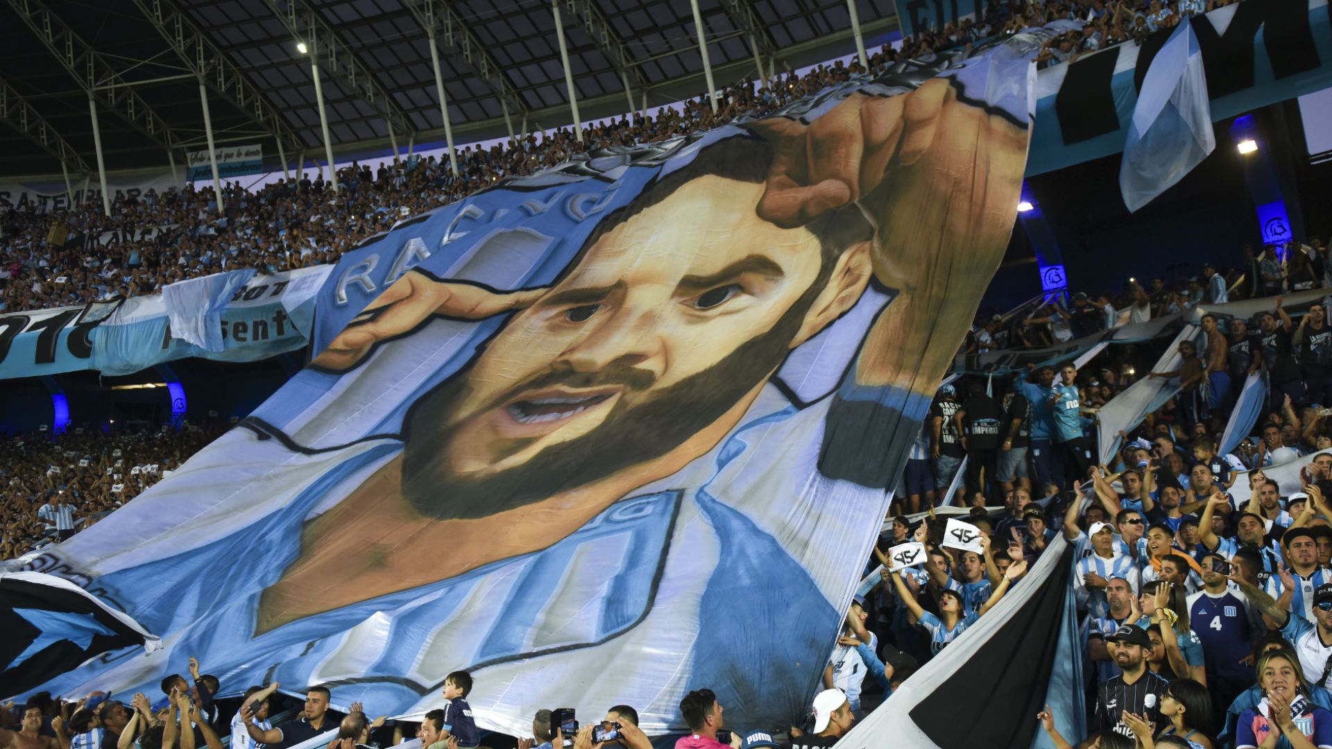 Bandera Lisandro Lopez Racing Defensa y Justicia Superliga 07042019