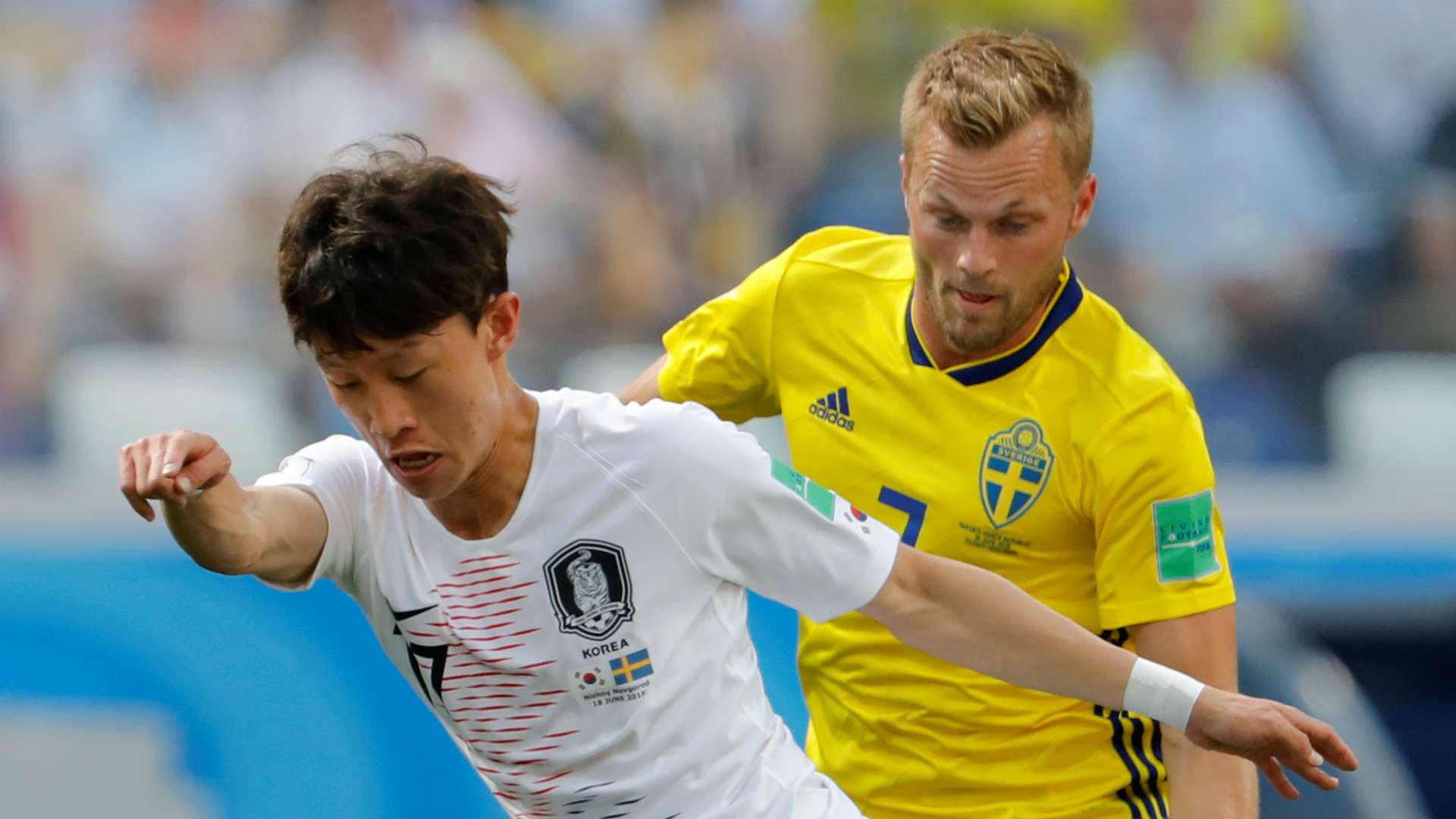 Jaesung Lee South Korea Sebastian Larsson Sweden 2018 World Cup