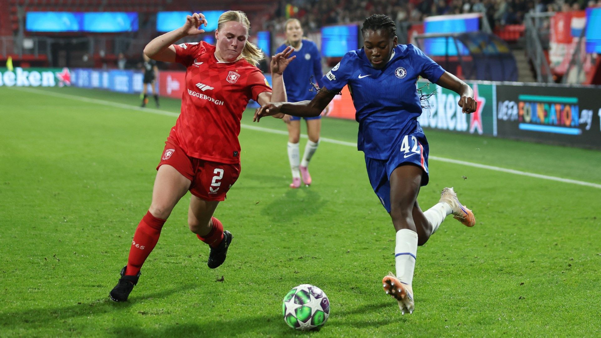 Chloe Sarwie Imre van der Vegt Chelsea Twente Women 2025-26