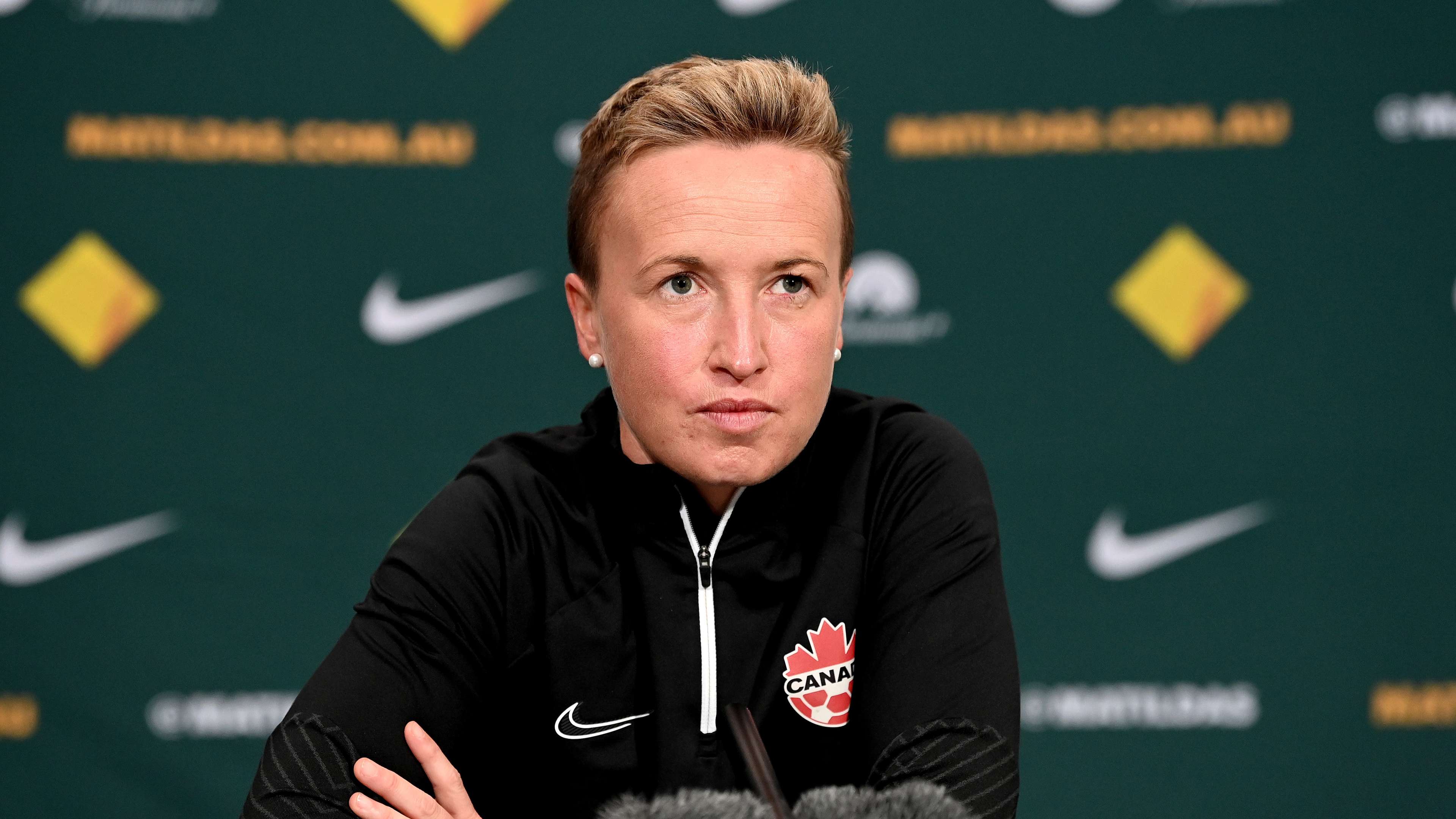 Bev Priestman Kanada