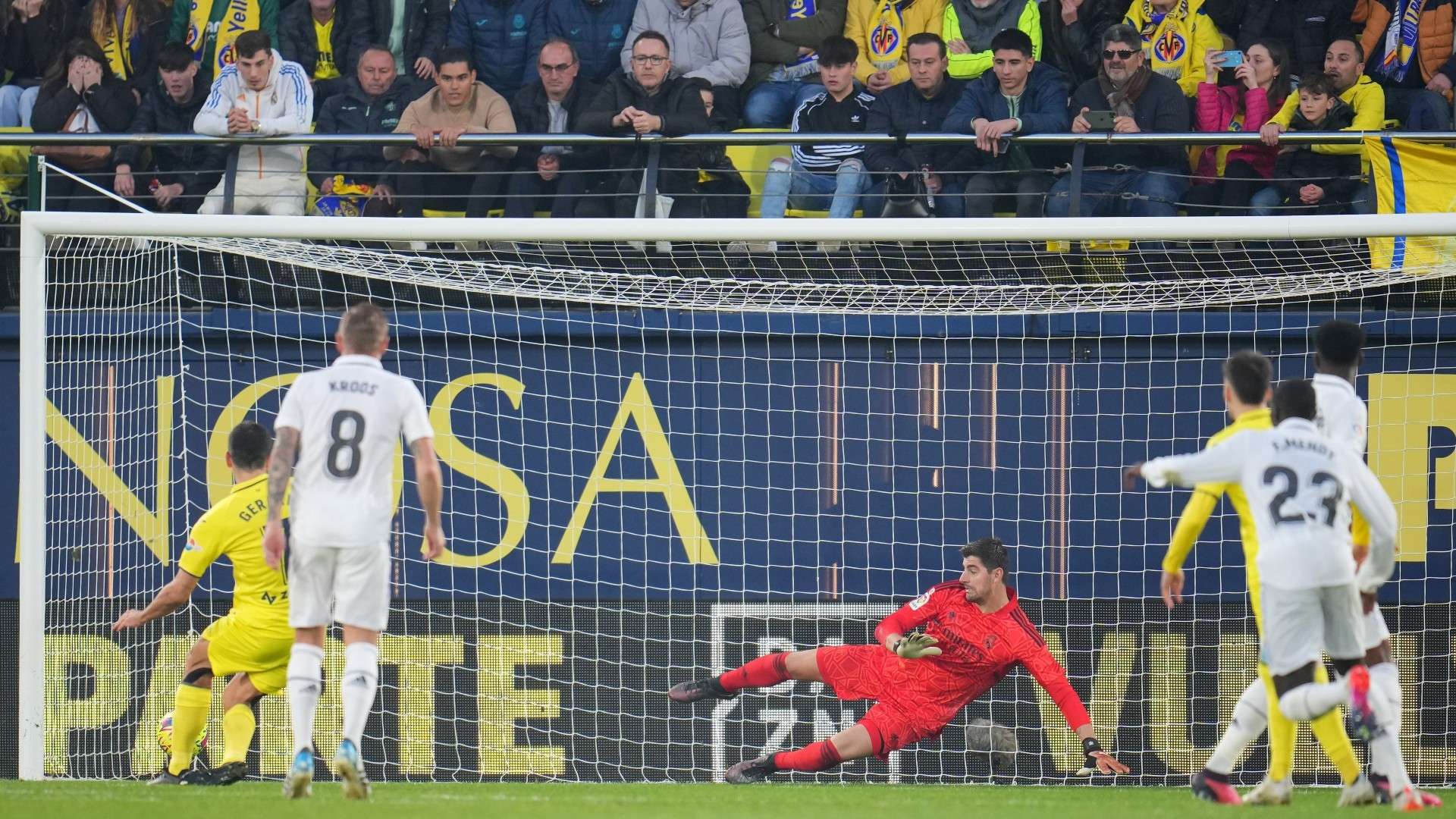 Gerard Moreno Thibaut Courtois penalty 2022-23