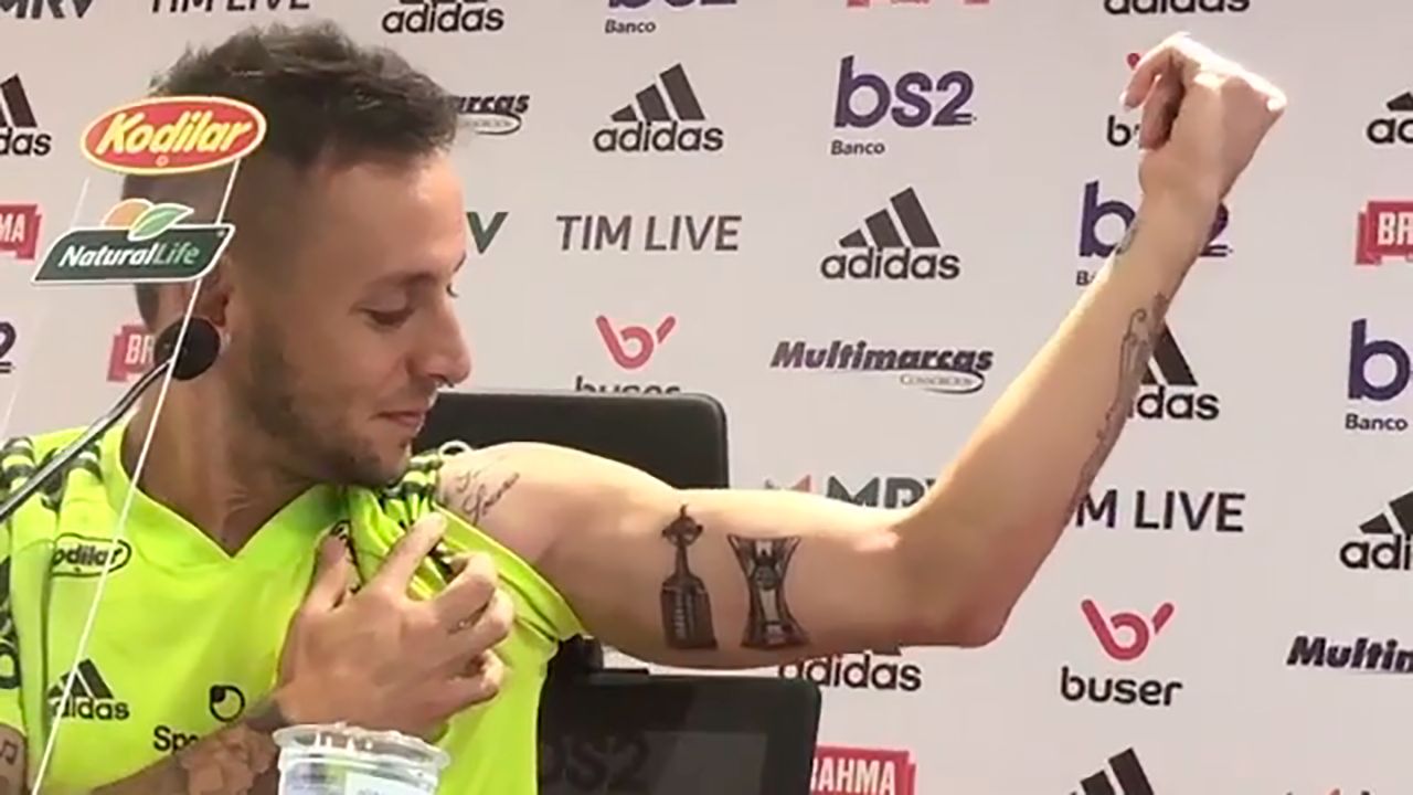 Print Rafinha Flamengo tatuagens Libertadores 29 11 2019