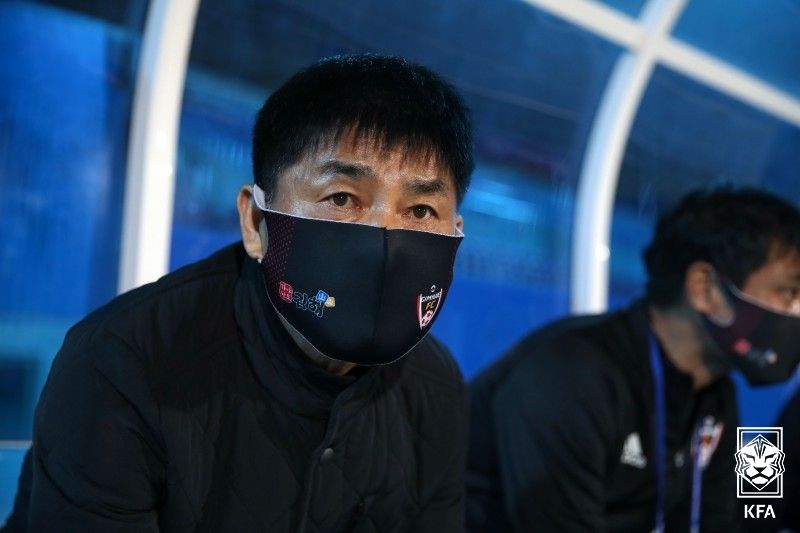 김해시청 윤성효감독