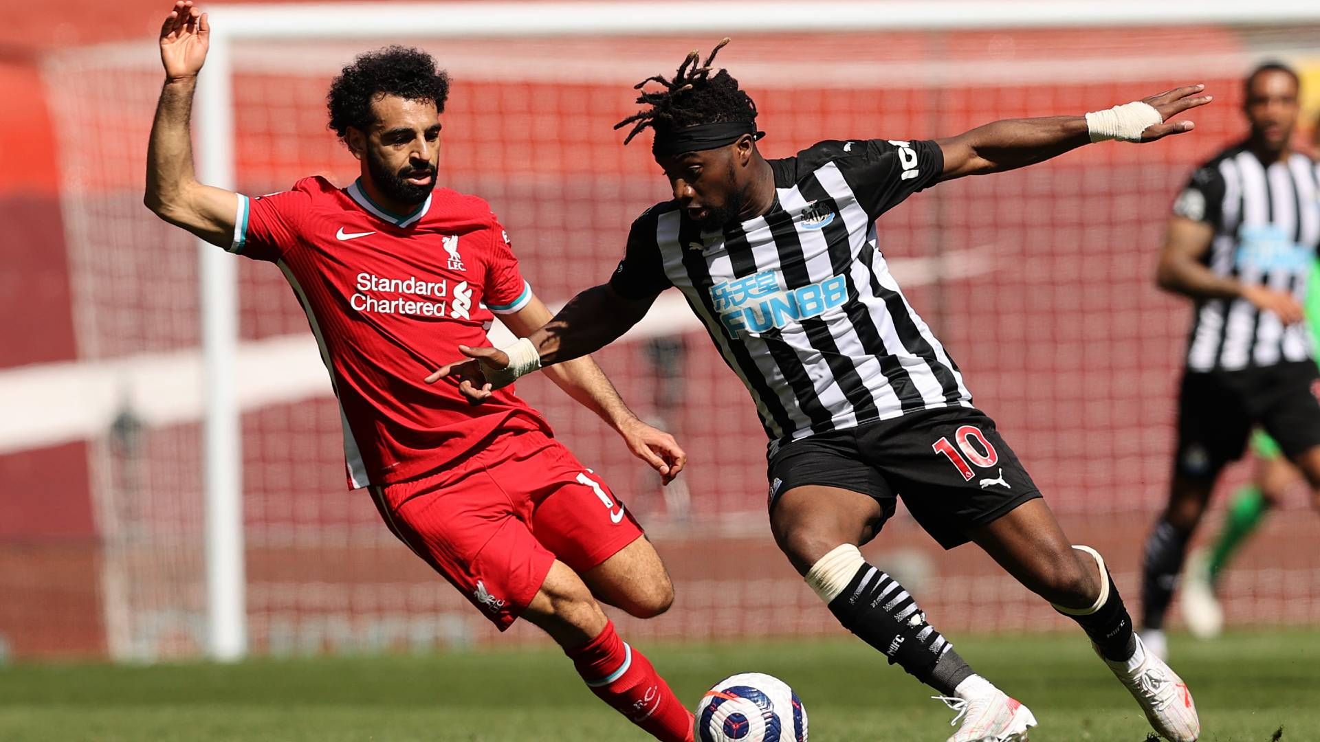 Mohamed Salah Allan Saint-Maximin FC Liverpool Newcastle United