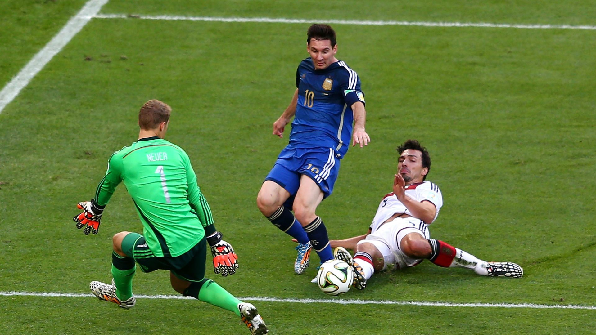 Mats Hummels Messi Neuer Germany Argenina WM 2014