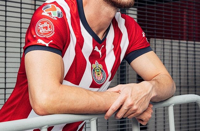 Uniforme Chivas 2022-2023