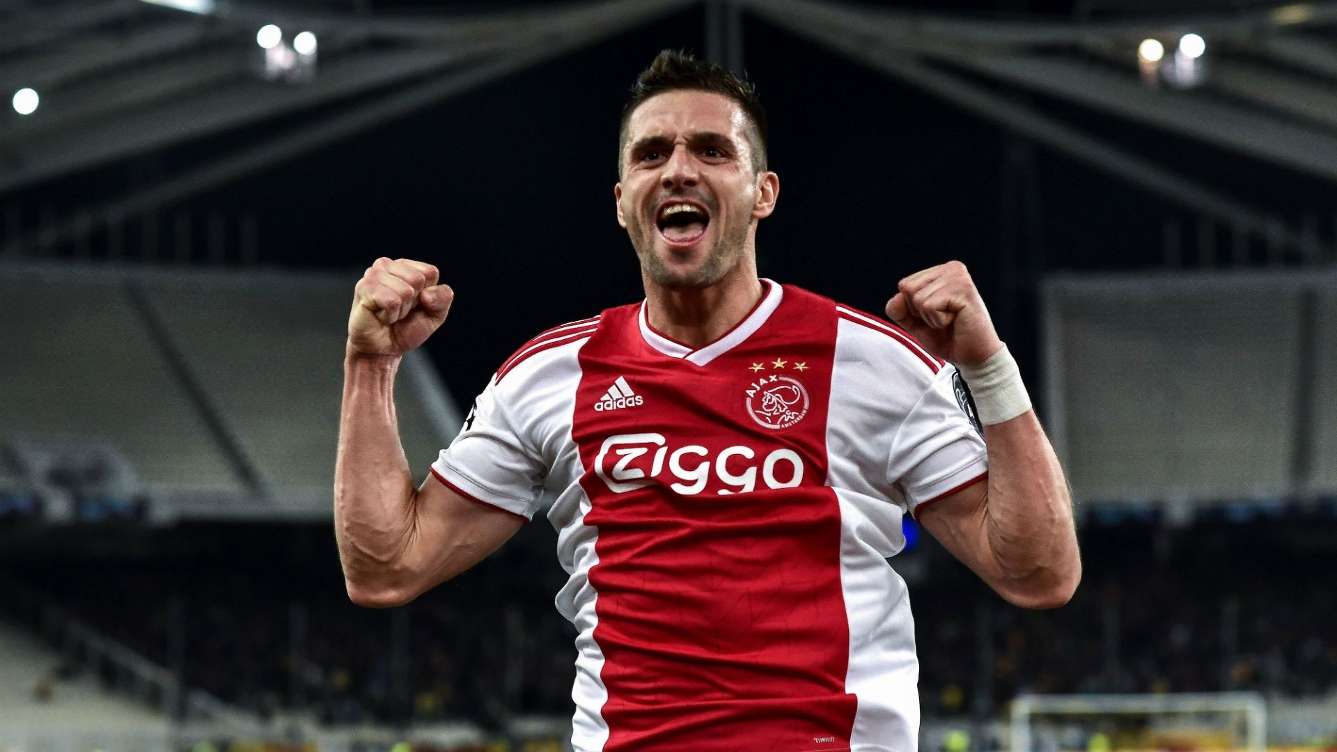 Dusan Tadic AEK Athens - Ajax Champions League 11272018